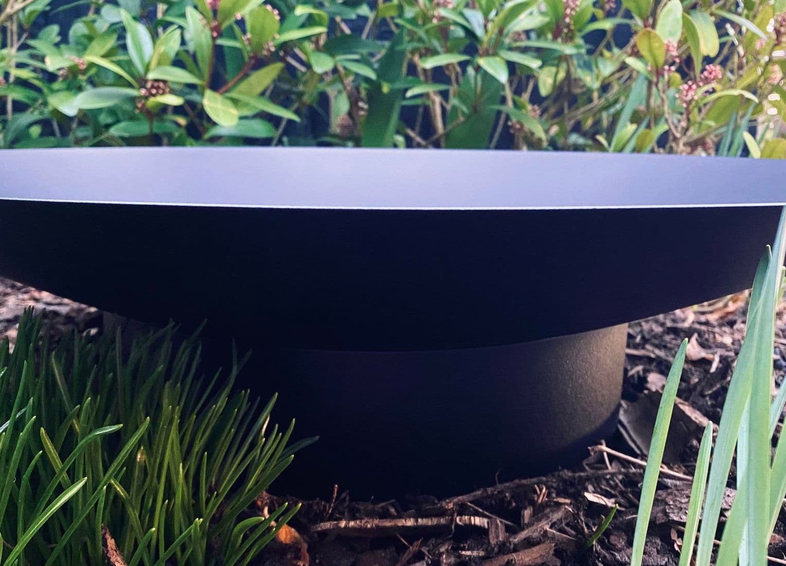 Spiegelbecken aus Metall & Kunststoff