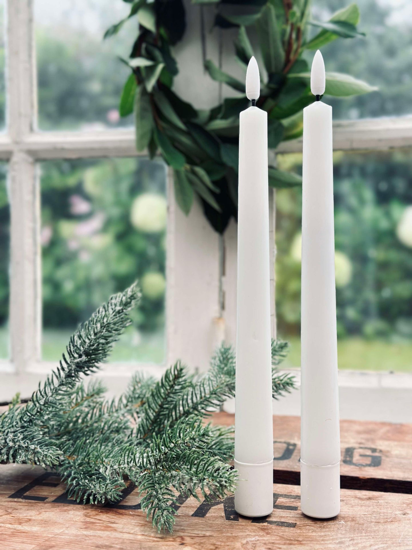 Stumpenkerzen / Set mit 2 Stück und Fernbedienung – Weiß 24 cm