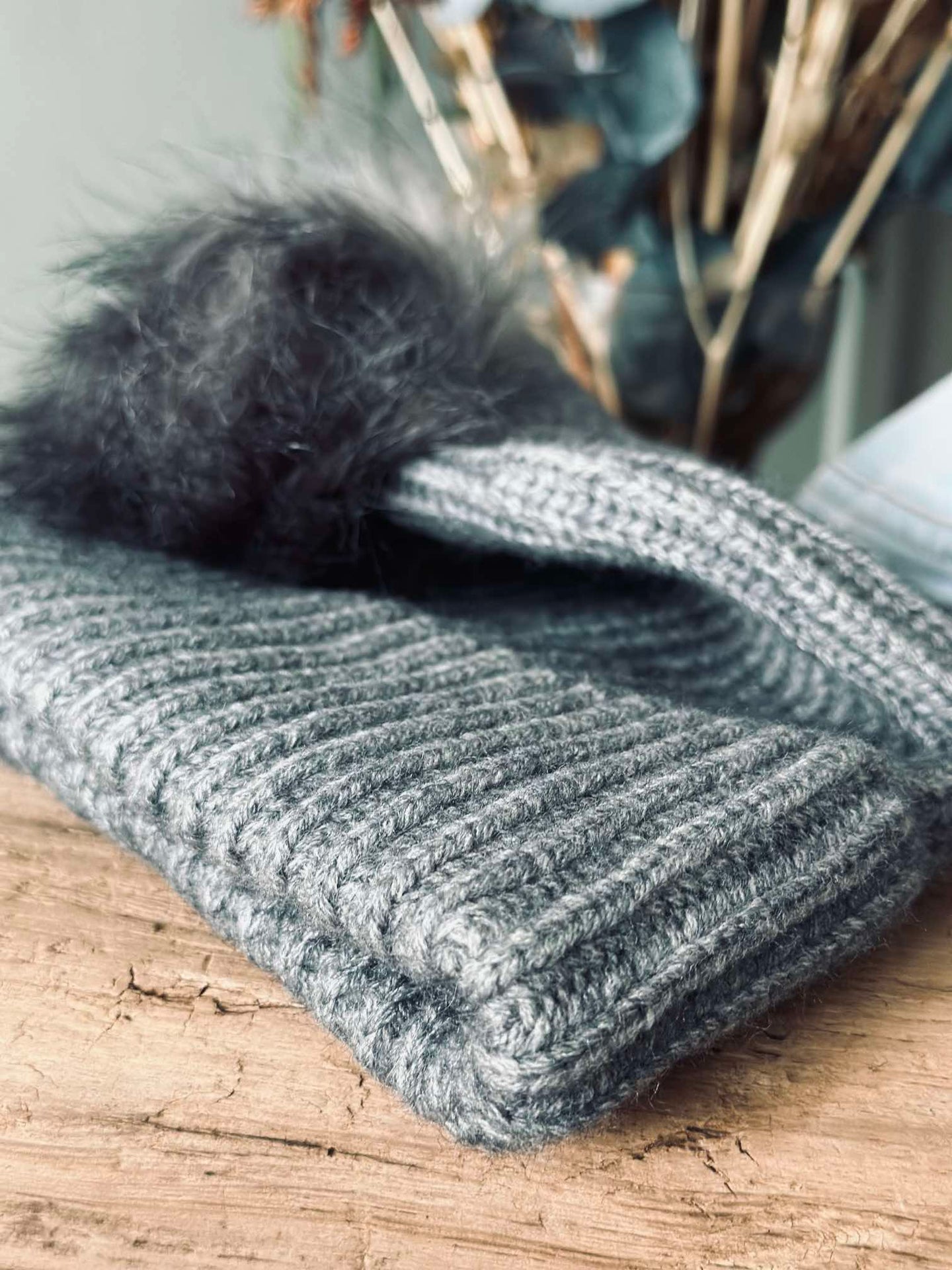 Mütze mit Bommel - Grau