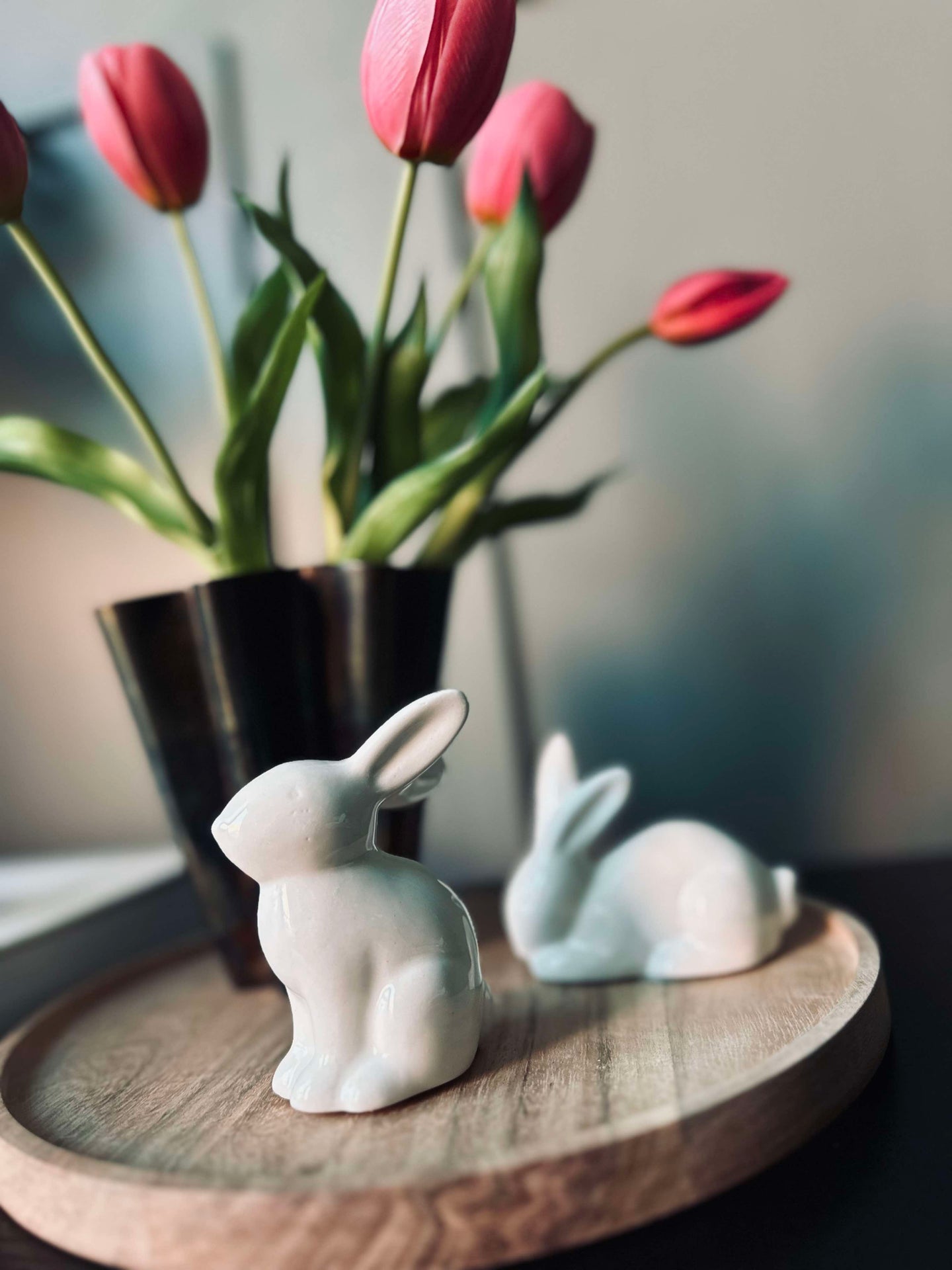 Hase aus weißem Porzellan - Sitzend