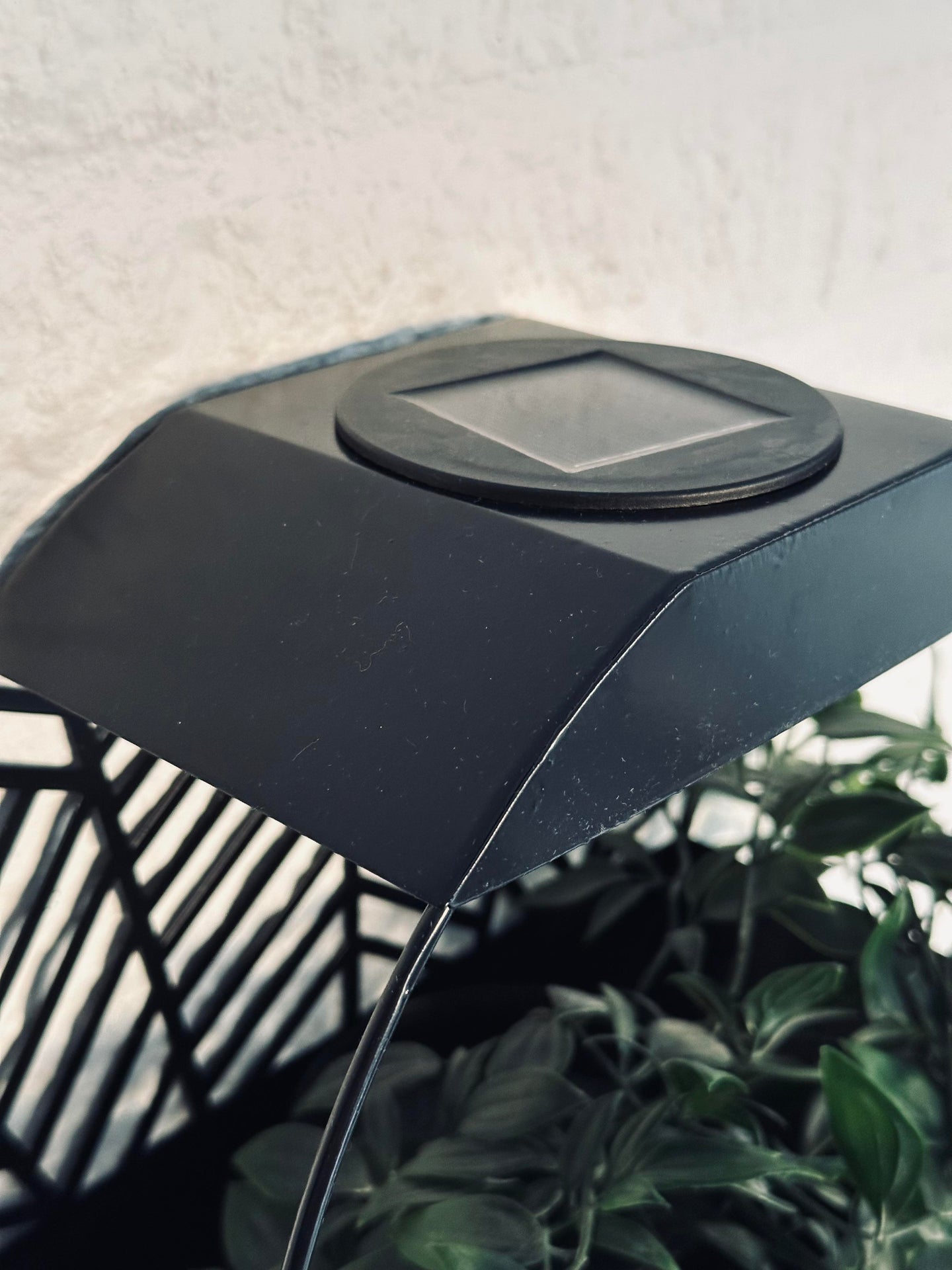 Wandhängender Topf mit Solar