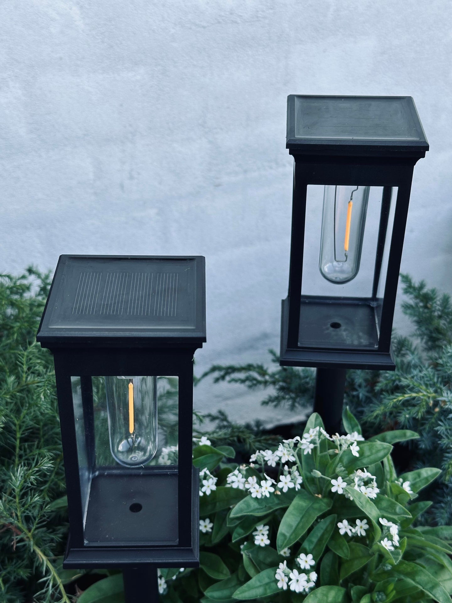 Gartenlampe MIRA mit Solar – Set mit 2 Stück.