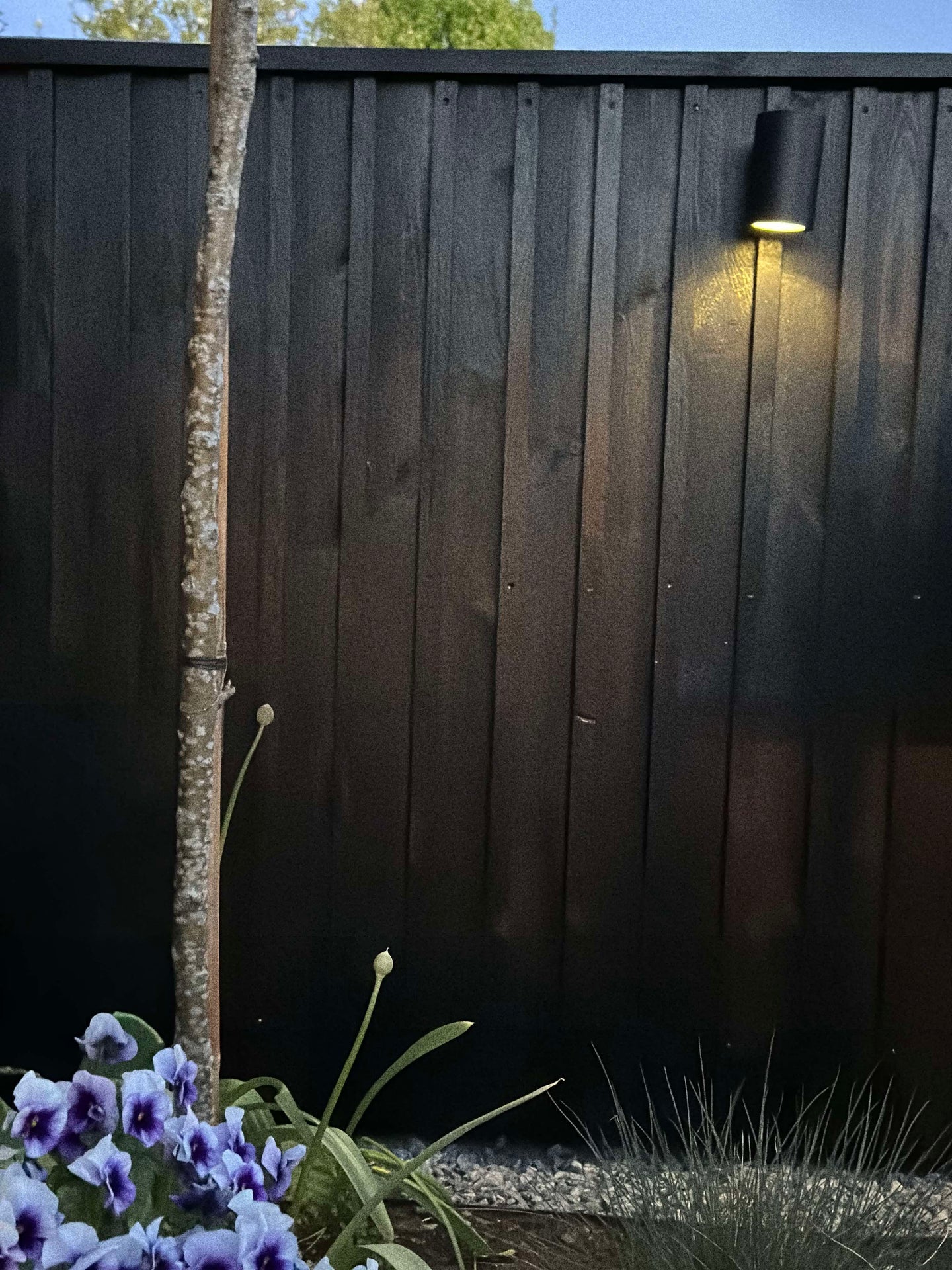 Wandleuchte mit Solarzellen