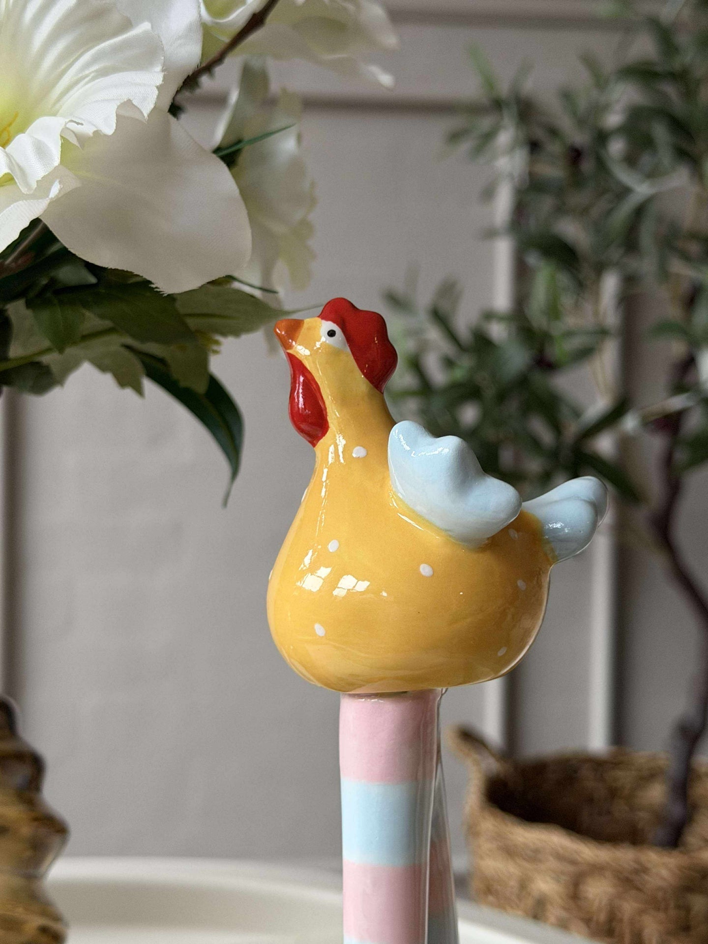 Huhn mit langen Beinen - Gelb