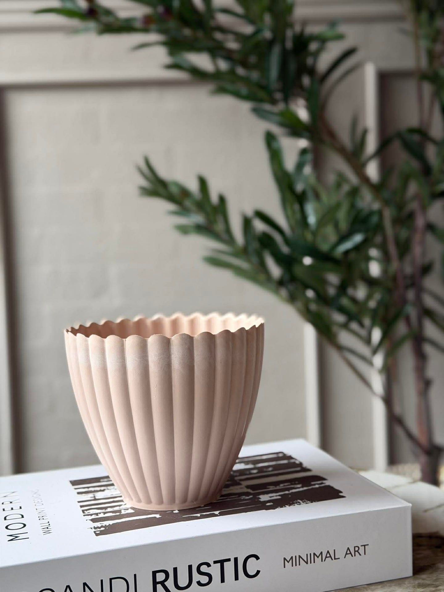 Topf im Beton-Look - Klein Rosa