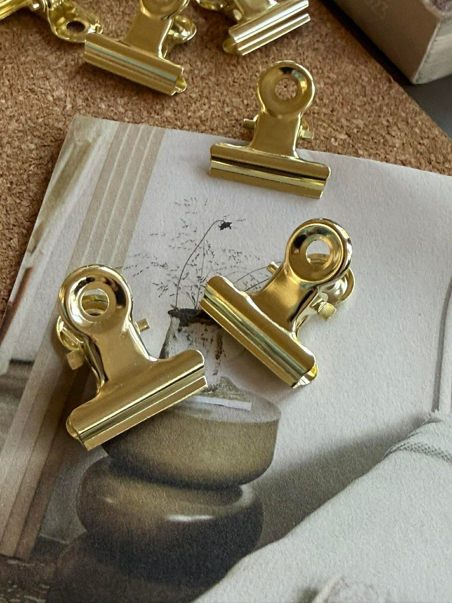 Papierklammern aus goldfarbenem Metall - 10 Stk.
