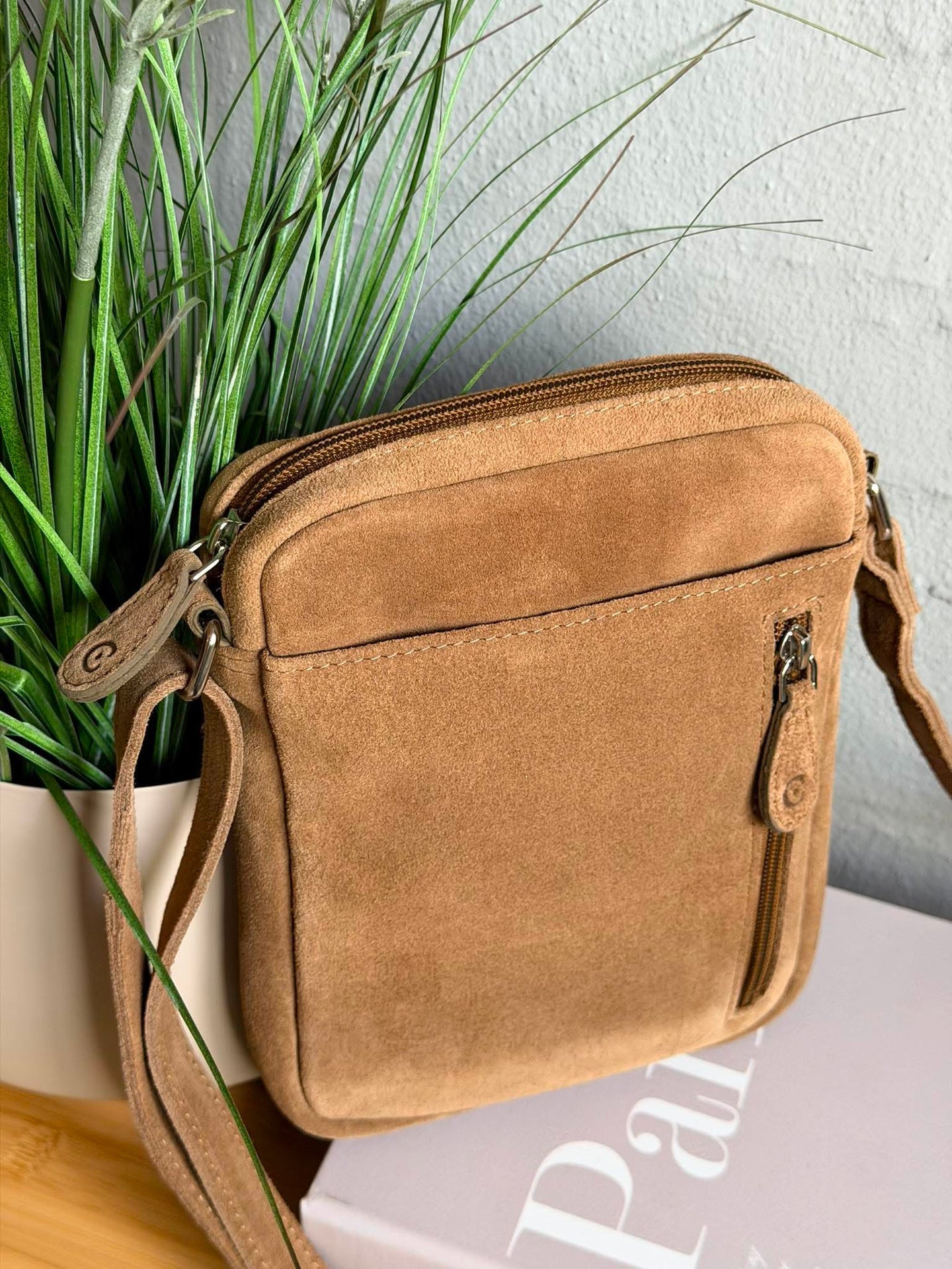 Mobiltaske Daily – Suede beige