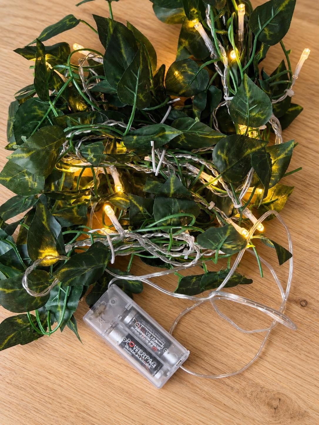 Lichterkette rankende Blätter