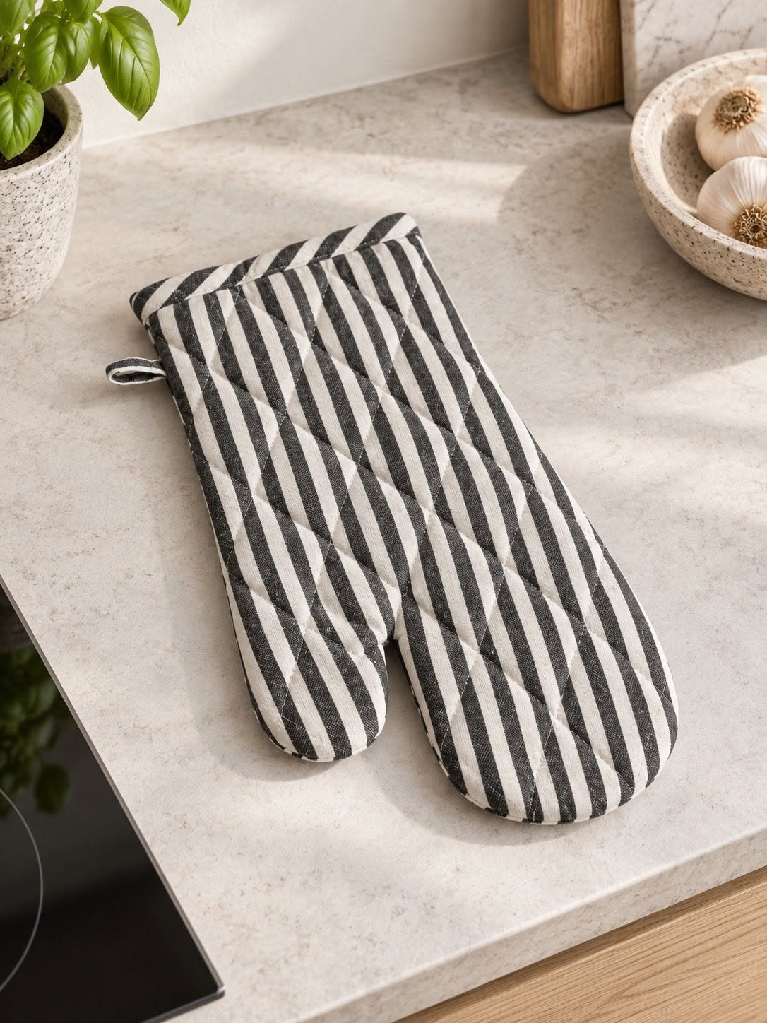 Ofenhandschuh gestreift schwarz