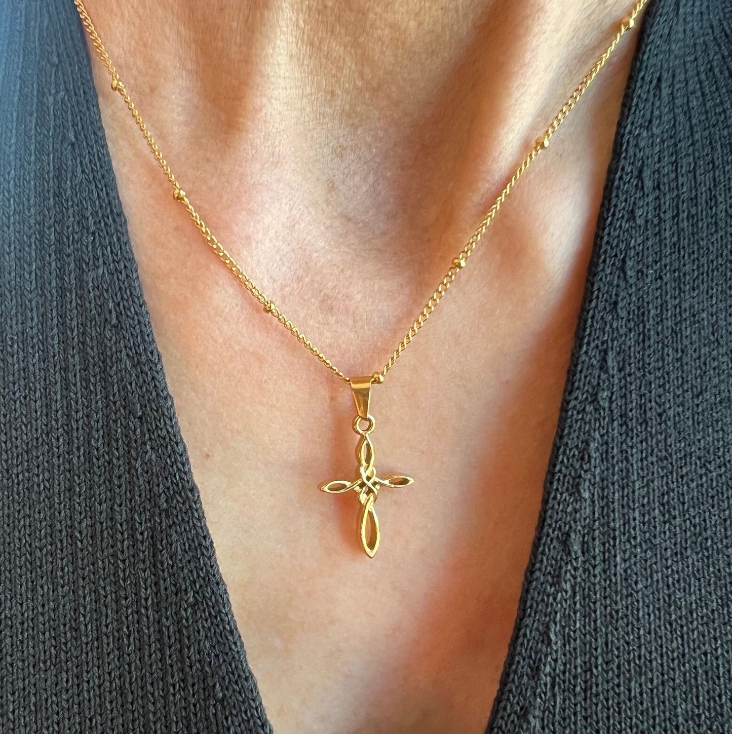 Halskette mit Kreuz Sapphira - vergoldet