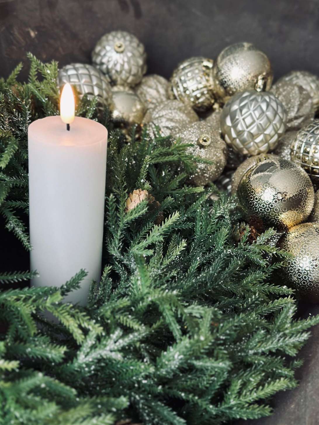 Weihnachtskugel-Mixbox 35 Stück - Creme / Gold