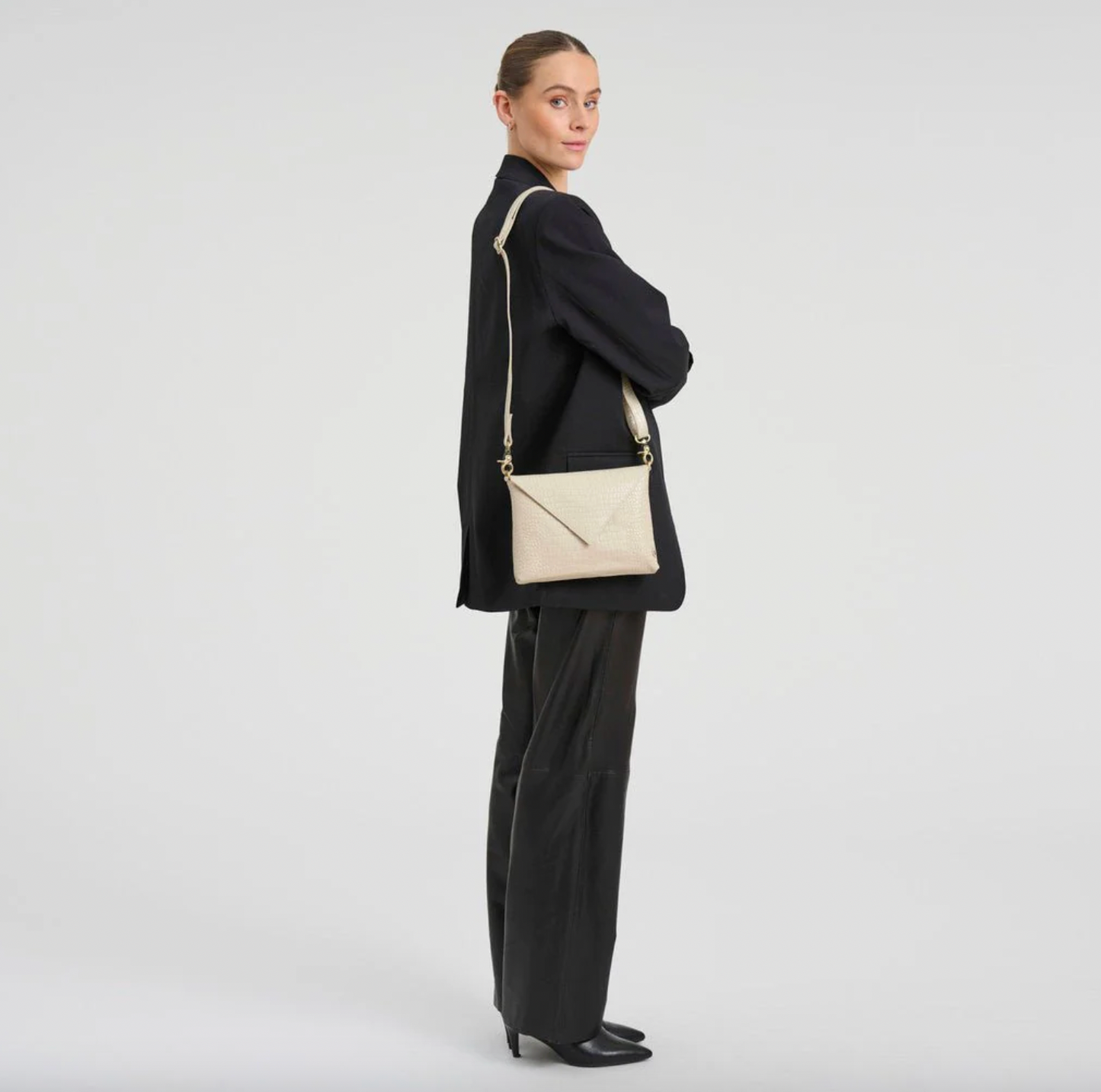 Clutch Croco aus Leder - Sand
