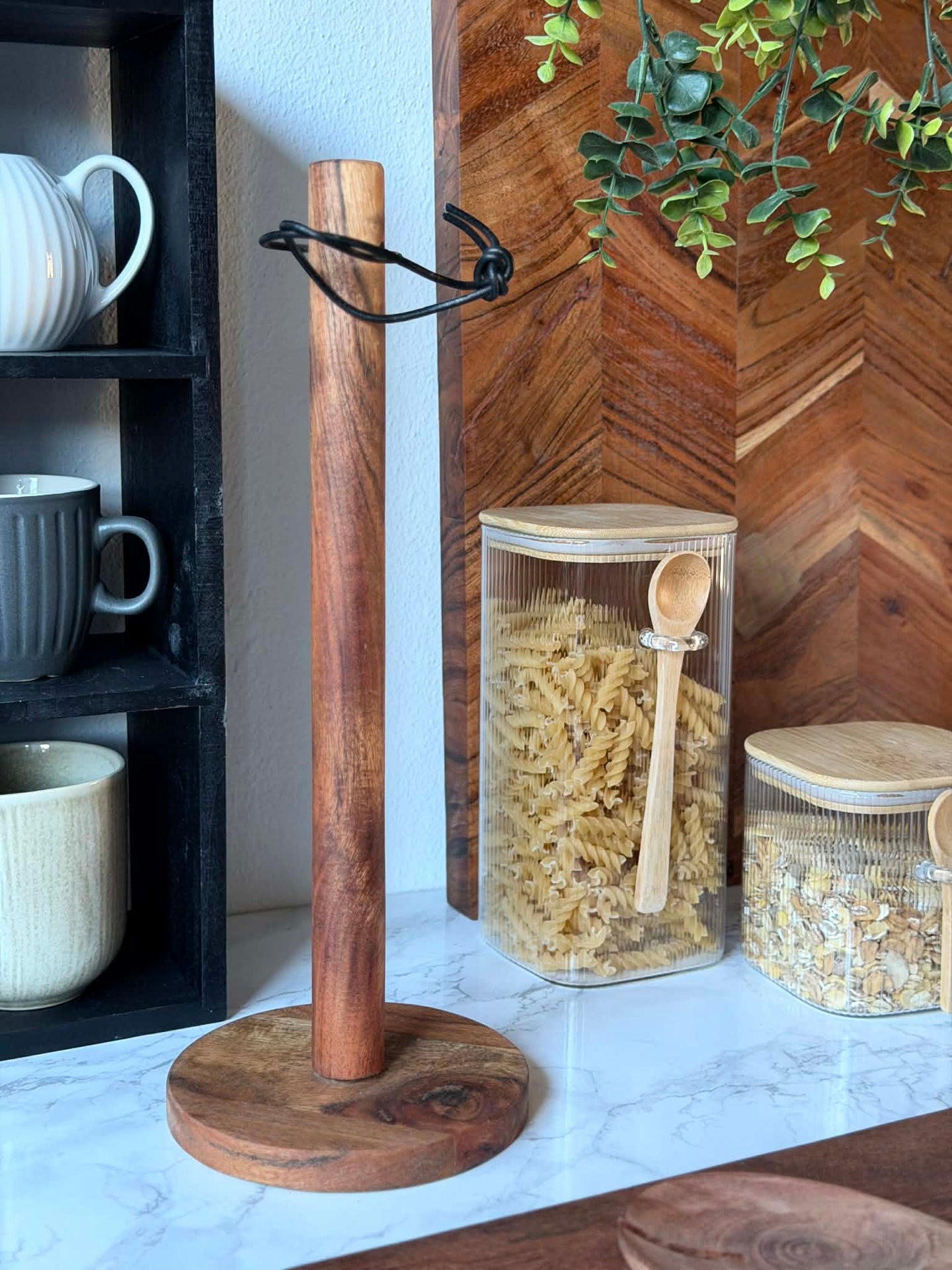 Küchenrollenhalter aus Akazienholz