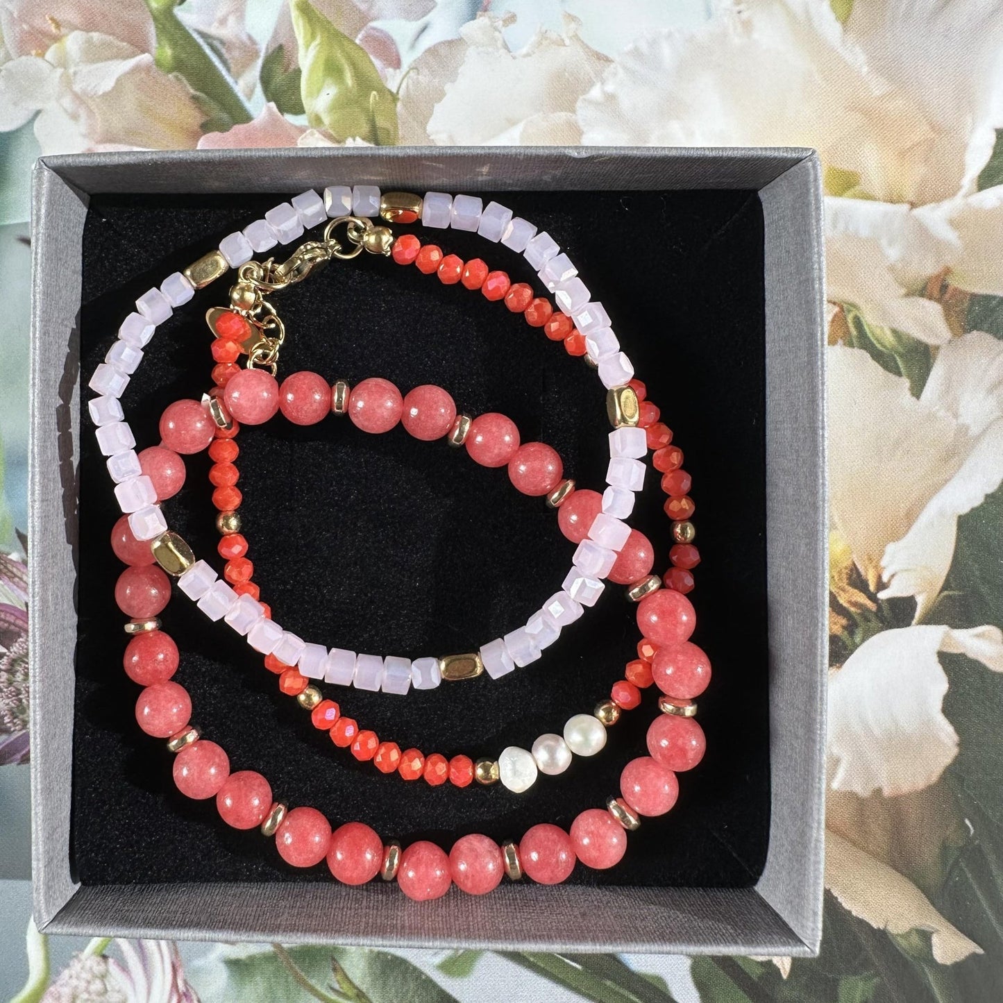 Armbånd GISELE Coral – Sæt med 3 stk - VIAMAJA.DK