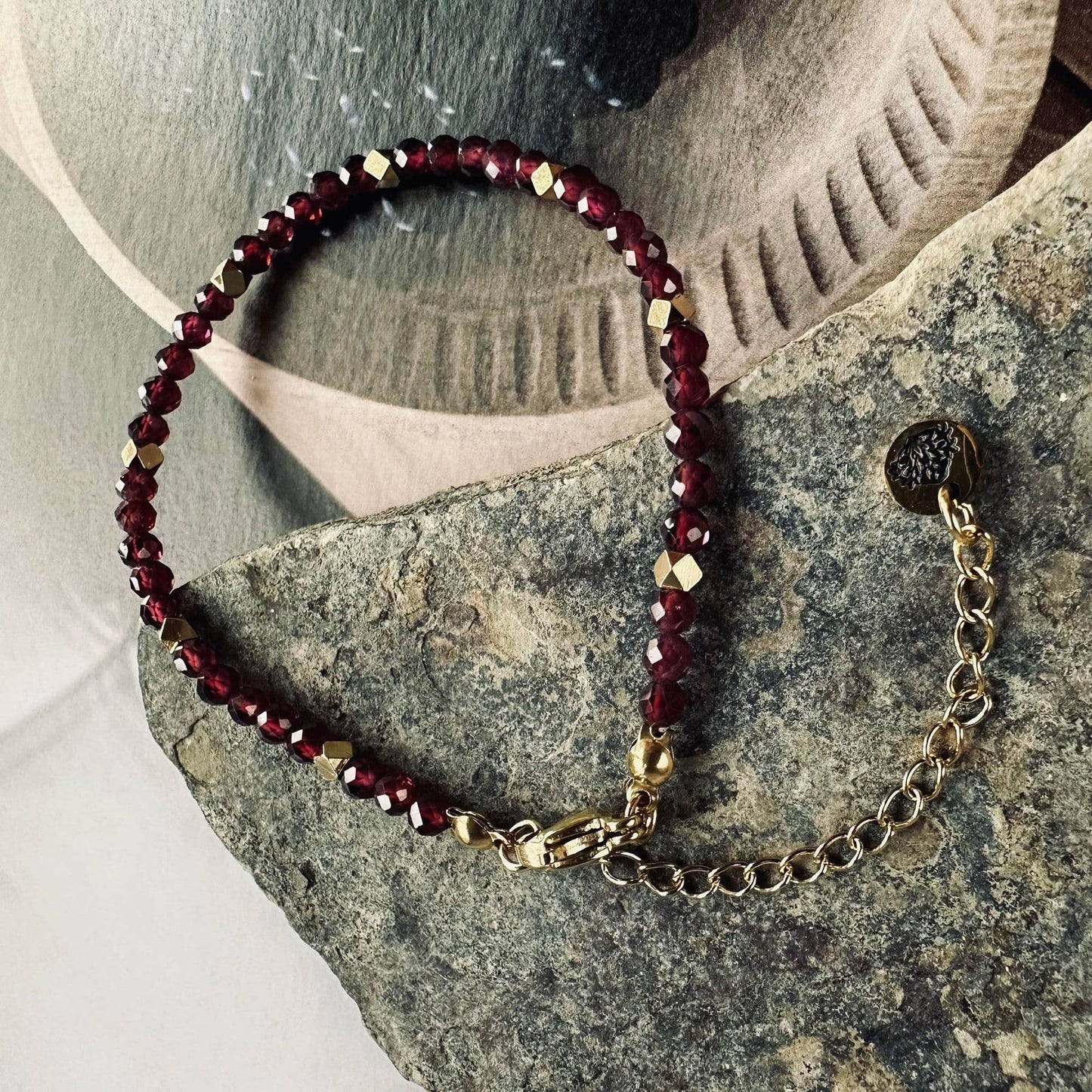 Armbånd Liv Garnet - VIAMAJA.DK