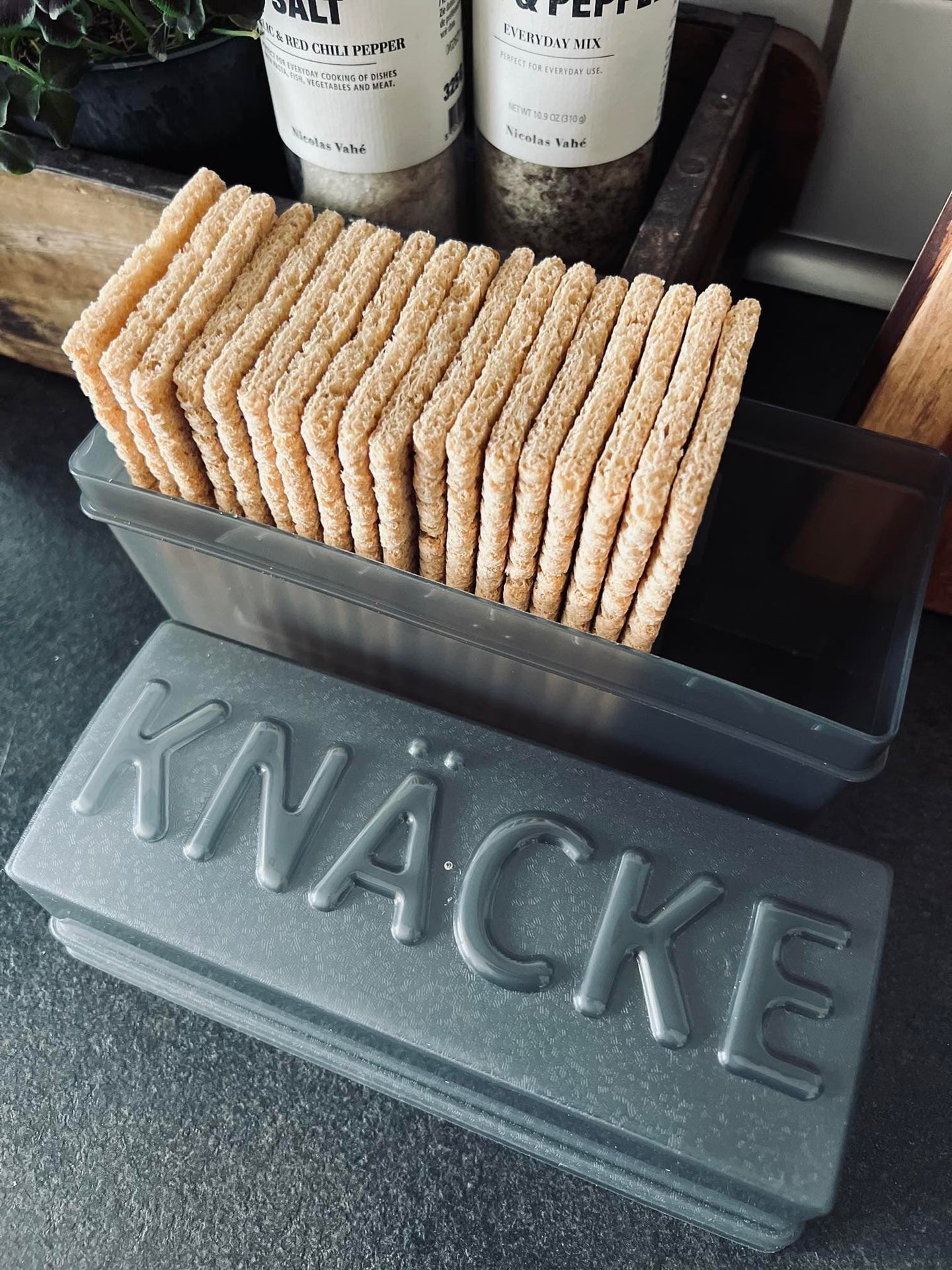 Box für Knäckebrot