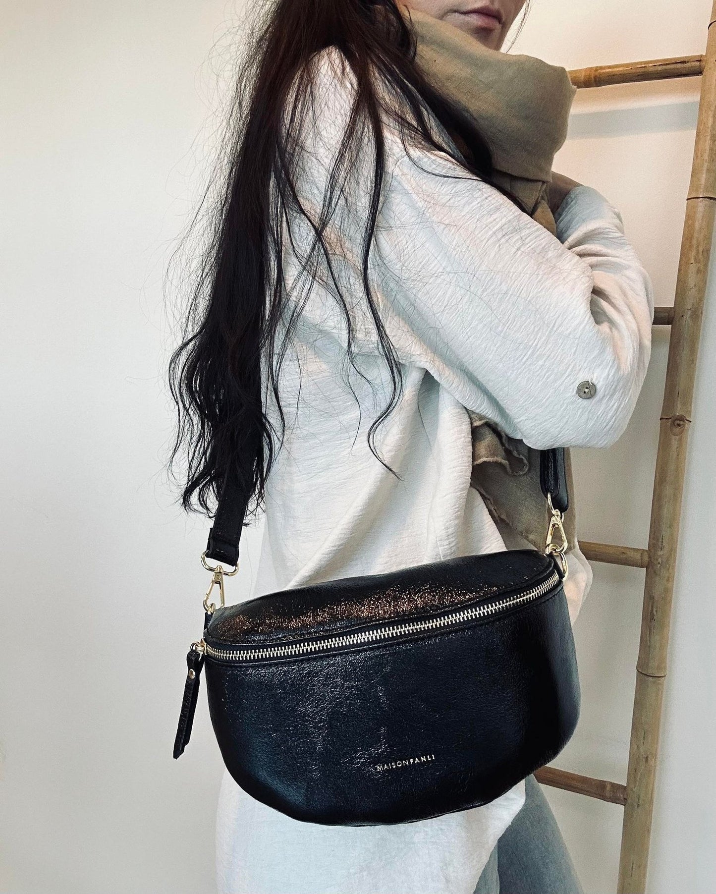 Bumbag Liva – Black / Gold Shiny - VIAMAJA.DK