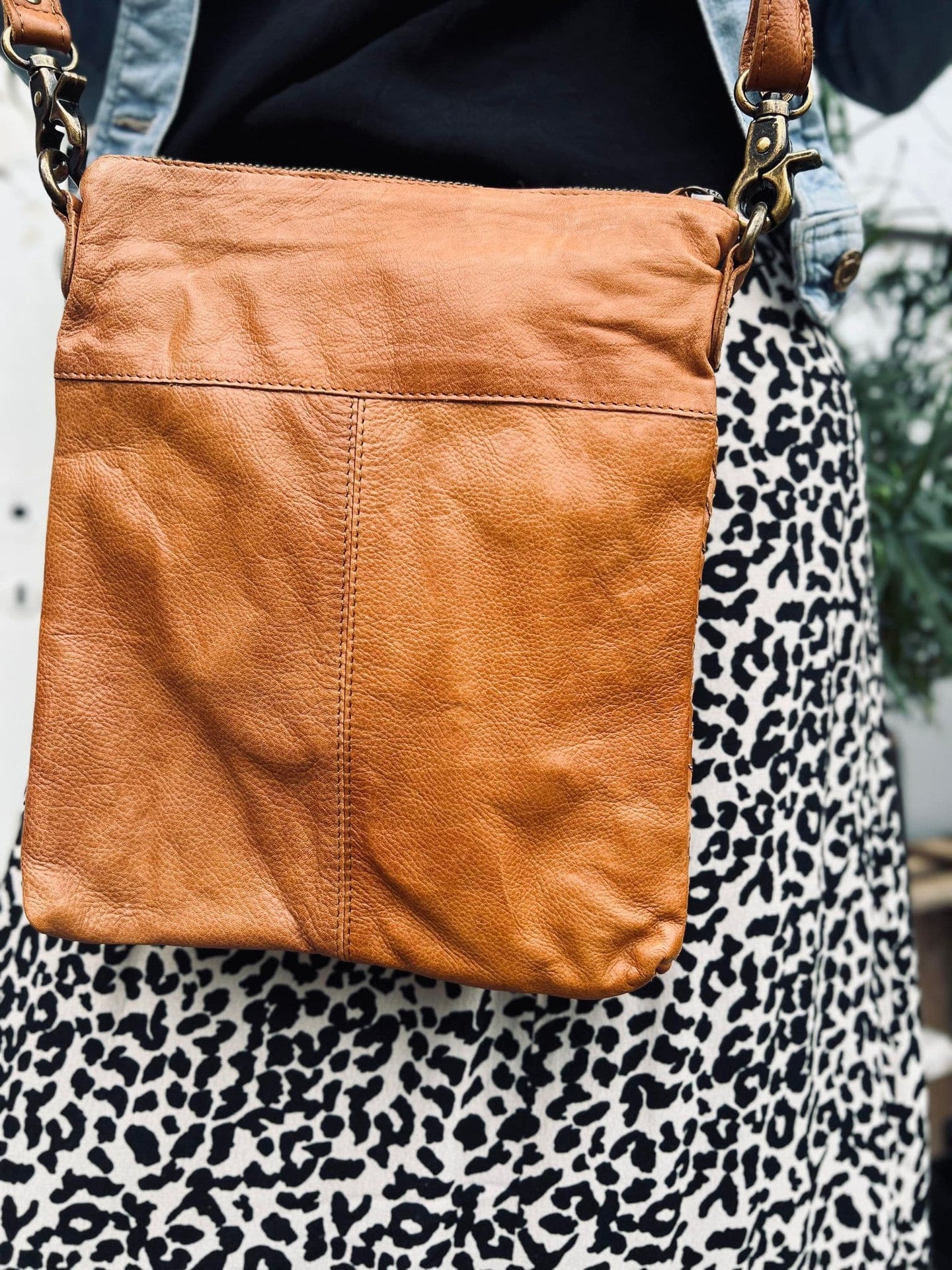 Crossbody - CHIC cognac - VIAMAJA.DK