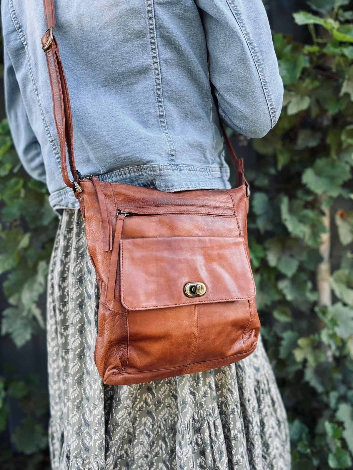 Crossbody LYNGE - Walnut - VIAMAJA.DK