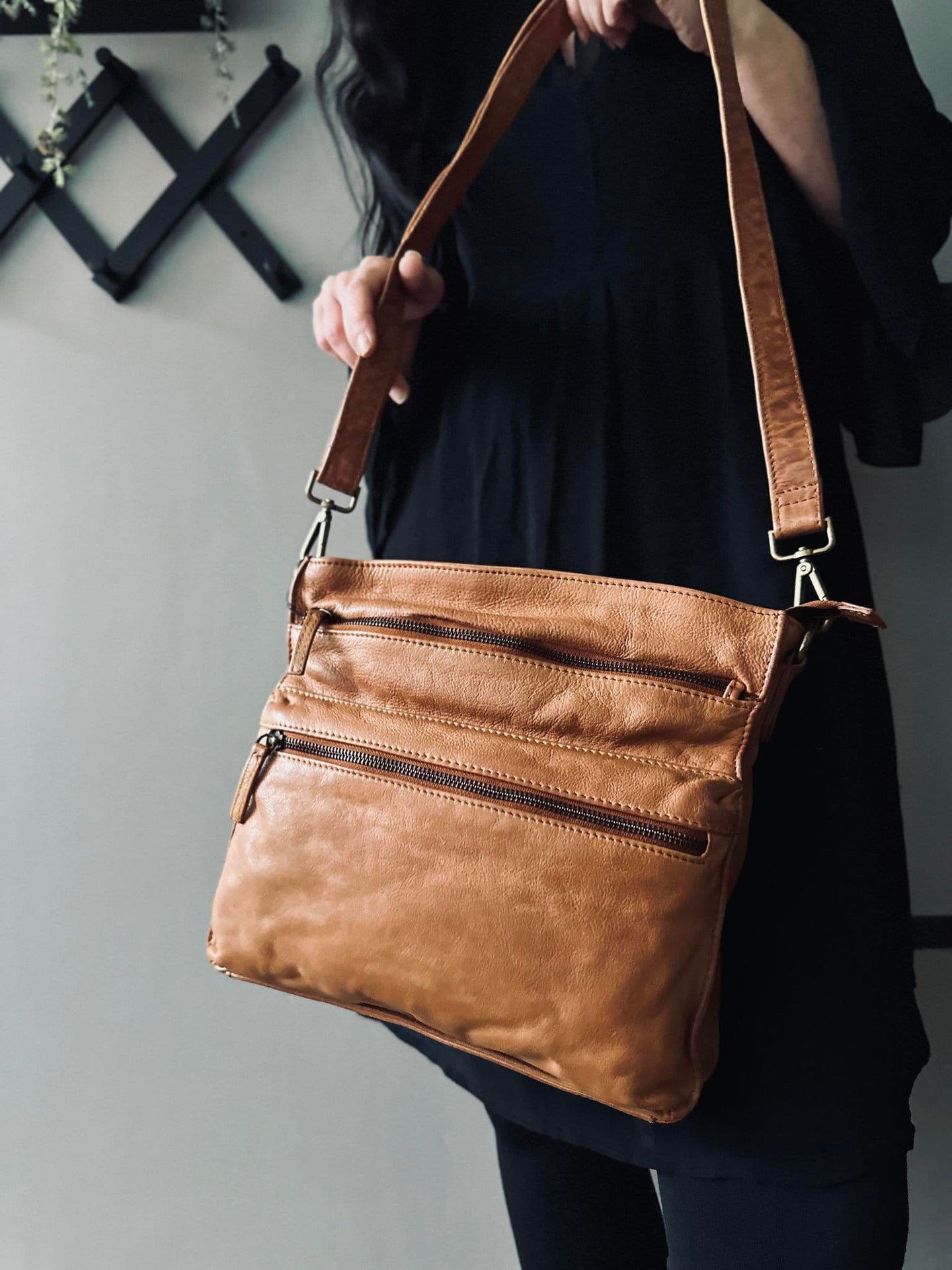 Crossbody MILANO Cognac - VIAMAJA.DK