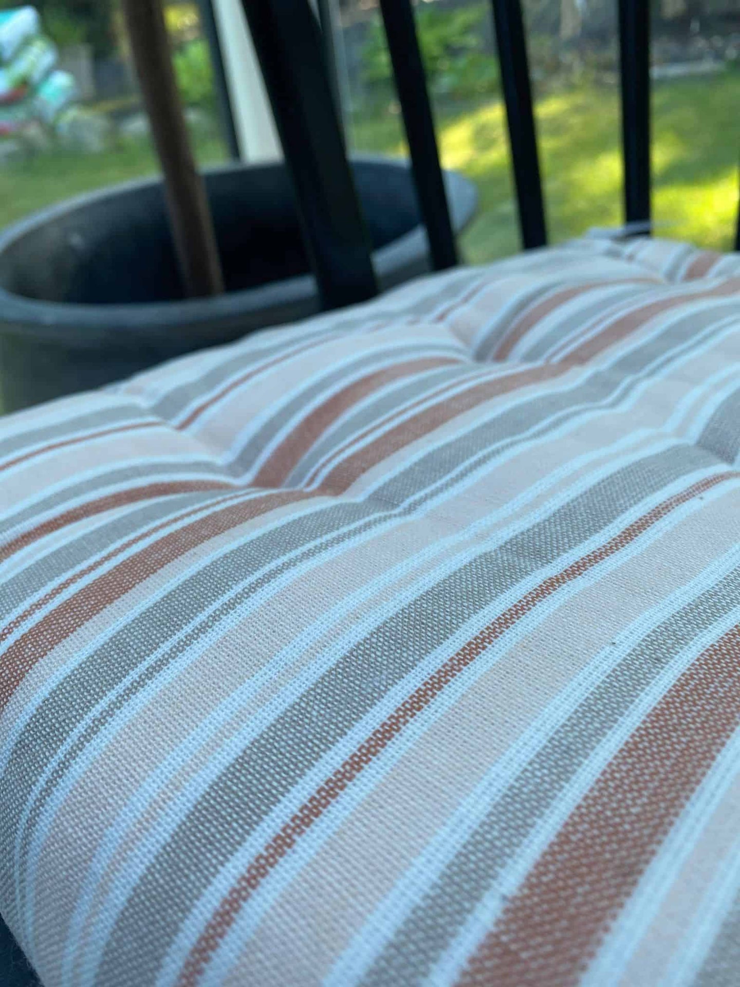 Futon-Kissen - rostfarbene Streifen, 40×40 - VIAMAJA.DK