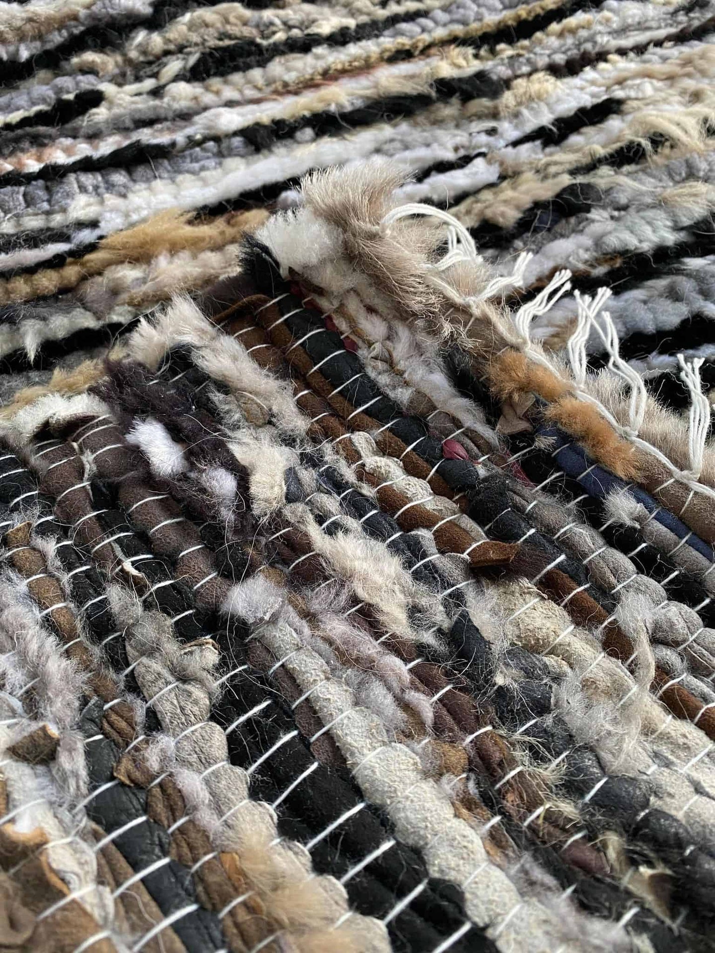 Gulvtæppe i lammeskind - 155x190cm - VIAMAJA.DK