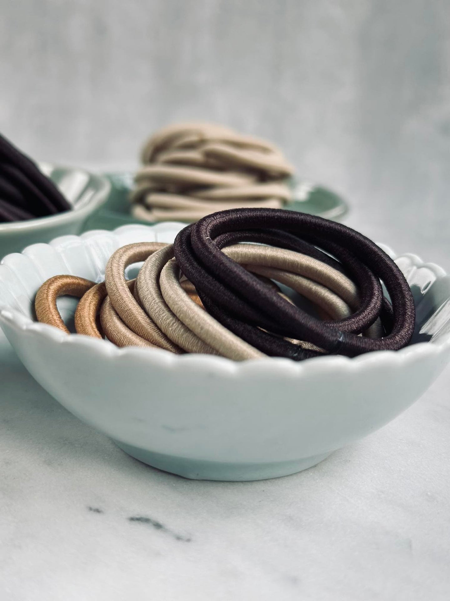Hårelastikker bundt med 84 stk i brune nuancer - VIAMAJA.DK