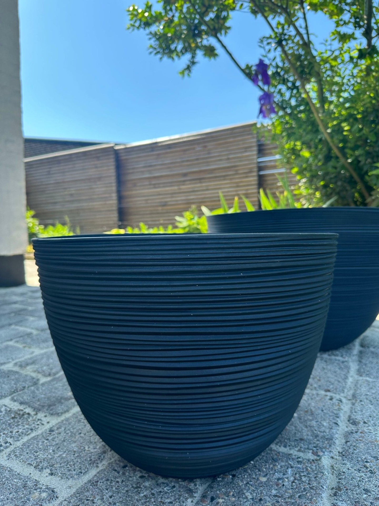 Gerillter Blumentopf, schwarz XL - VIAMAJA.DK