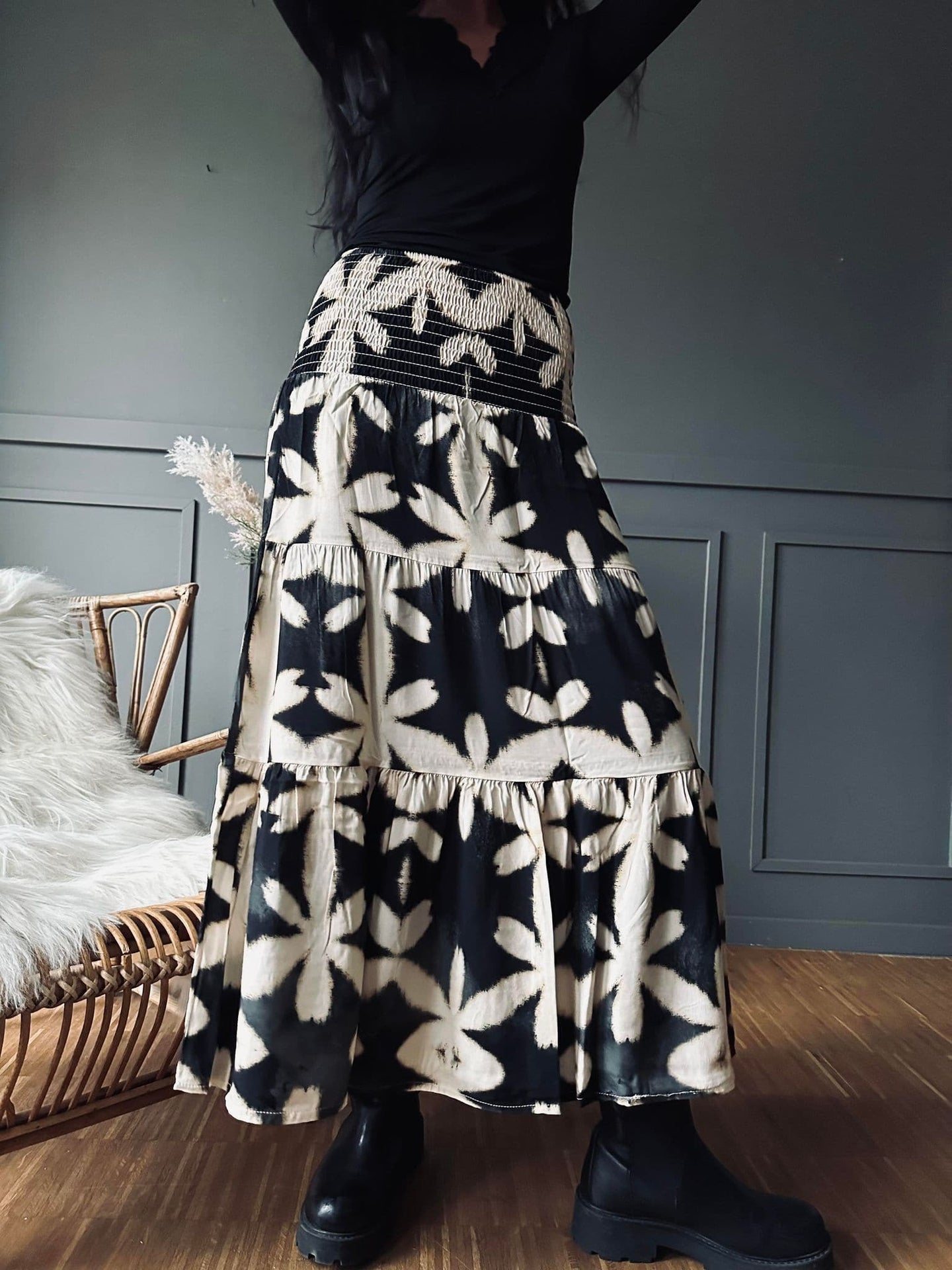 Nederdel Boho Leaf black - VIAMAJA.DK