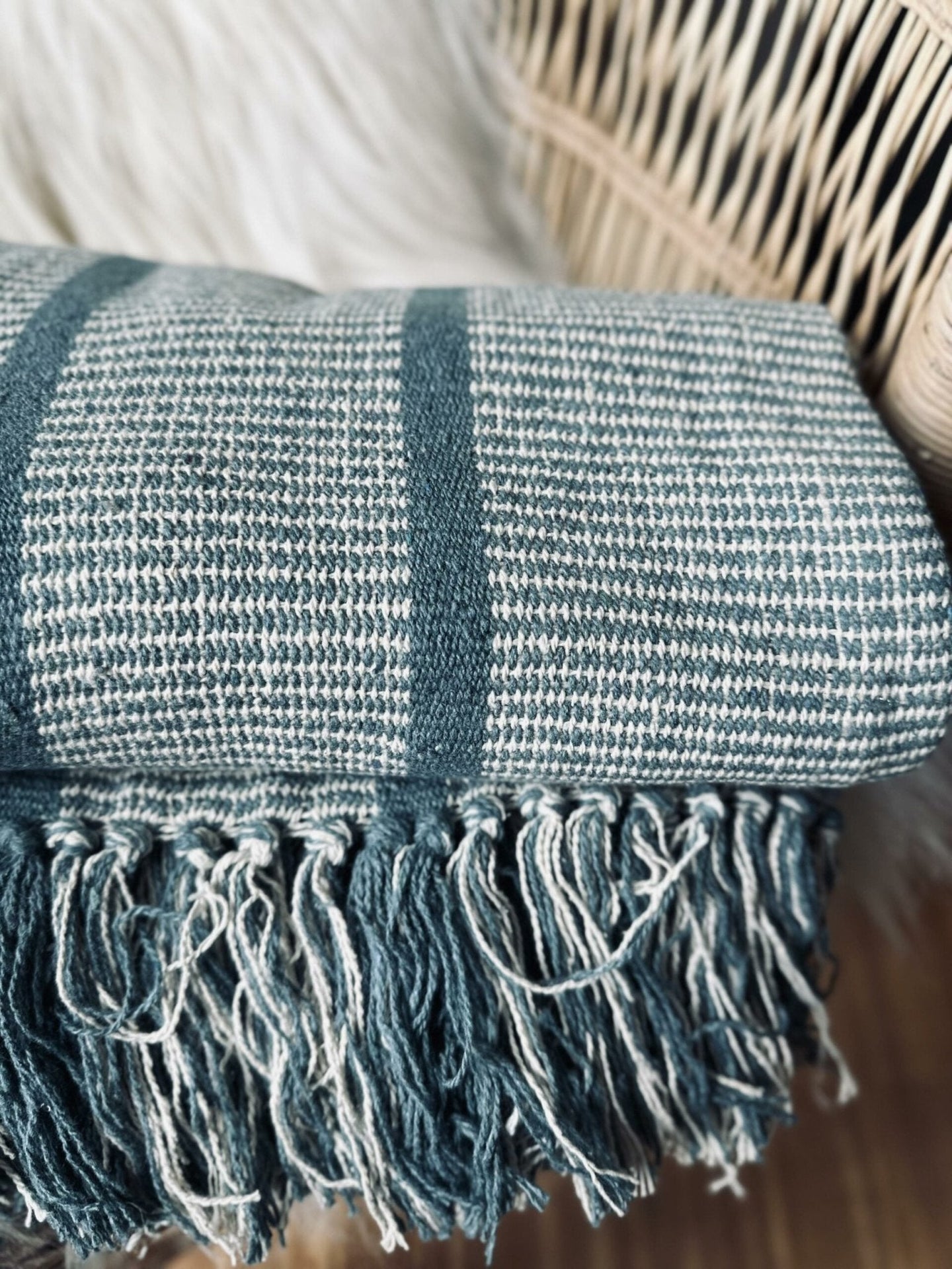 Plaid i 100% genanvendt bomuld – Aqua - VIAMAJA.DK