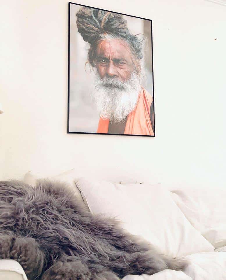 Plakat - mand med orange -70x100 - VIAMAJA