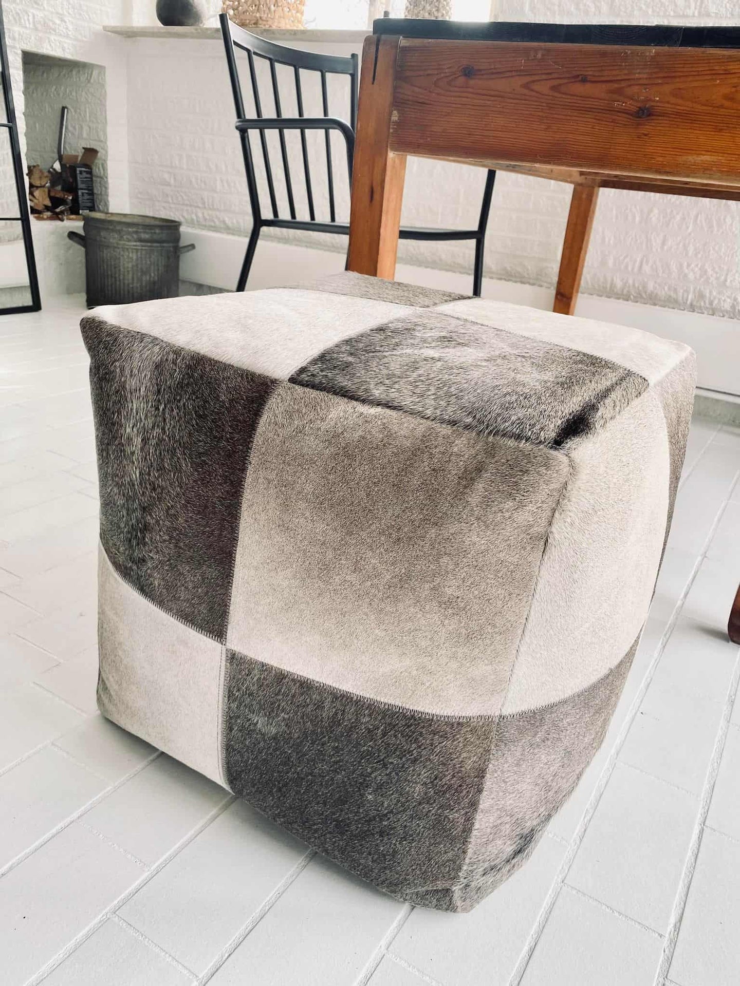 Puf i grå skind - VIAMAJA.DK