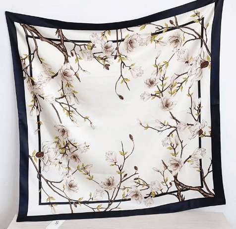Tørklæde – Magnolia white 90×90 - VIAMAJA.DK