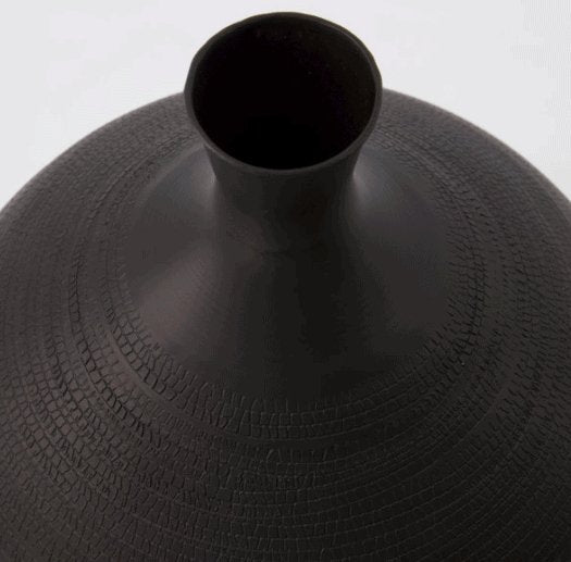 Vase i aluminium - håndlavet mønster - lille - VIAMAJA.DK