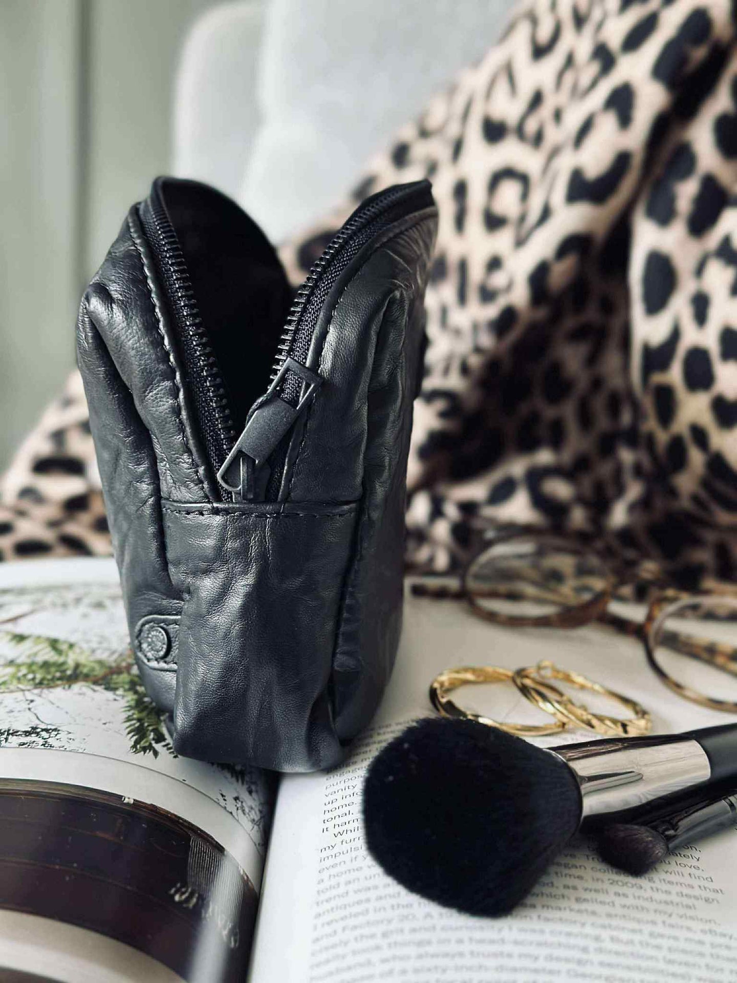 Kosmetiktasche - Black / black