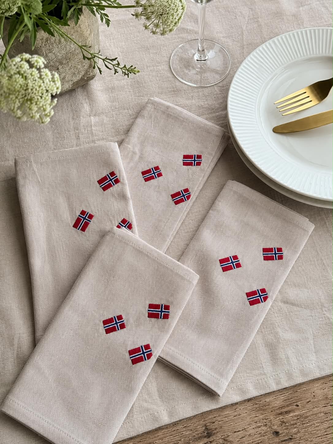 Mundservietten mit norwegischen Flaggen – 4er-Set