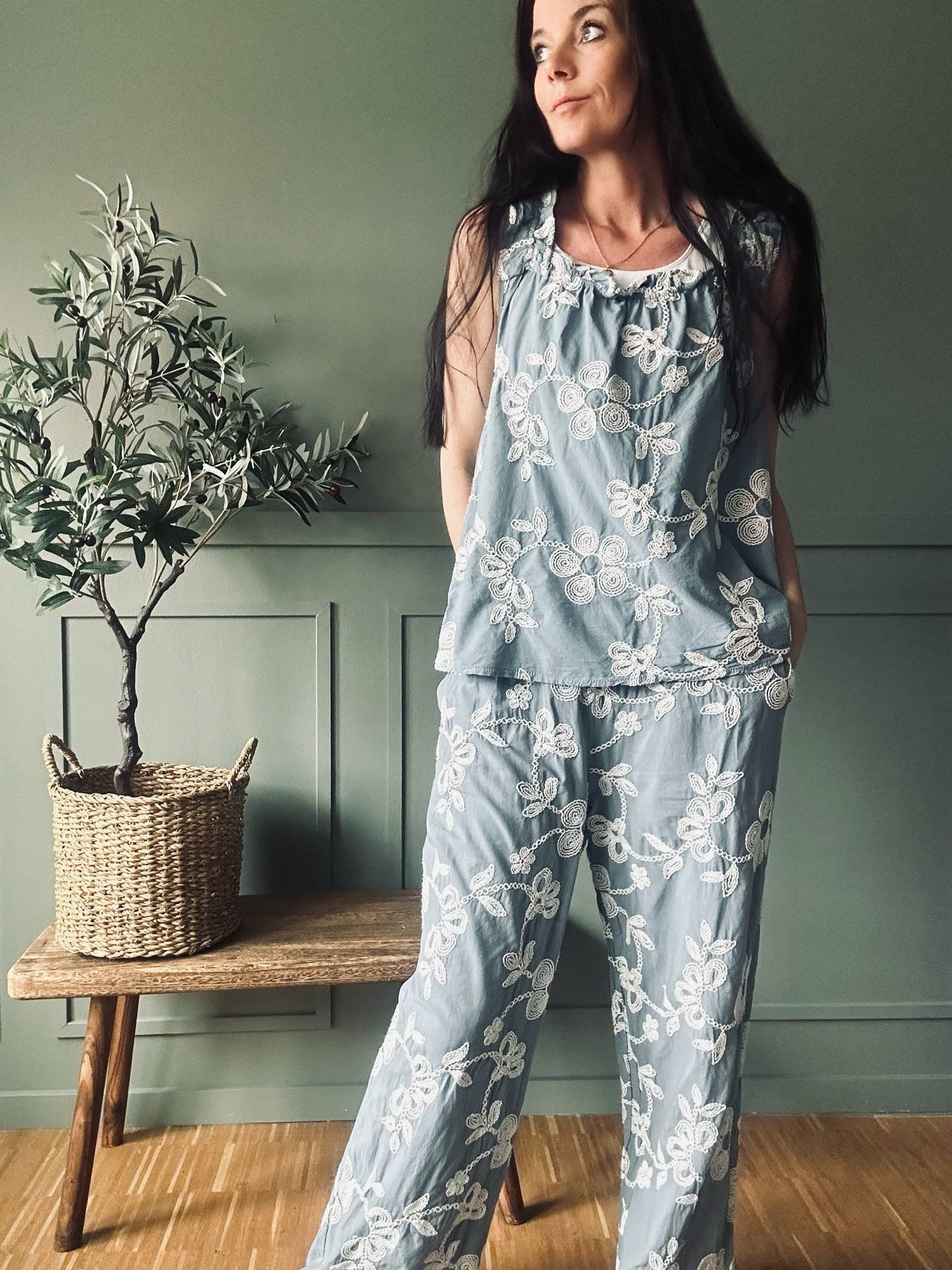 Hose Amira blau