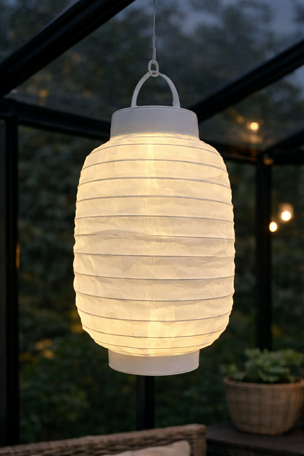 Lampe mit Solarzellen – White