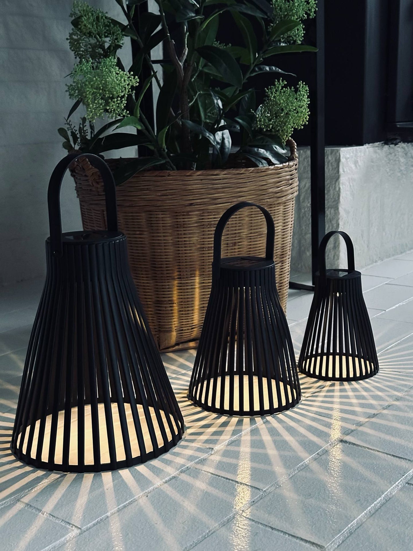 Laterne mit Solarzellen - GARDEN BLACK 18cm