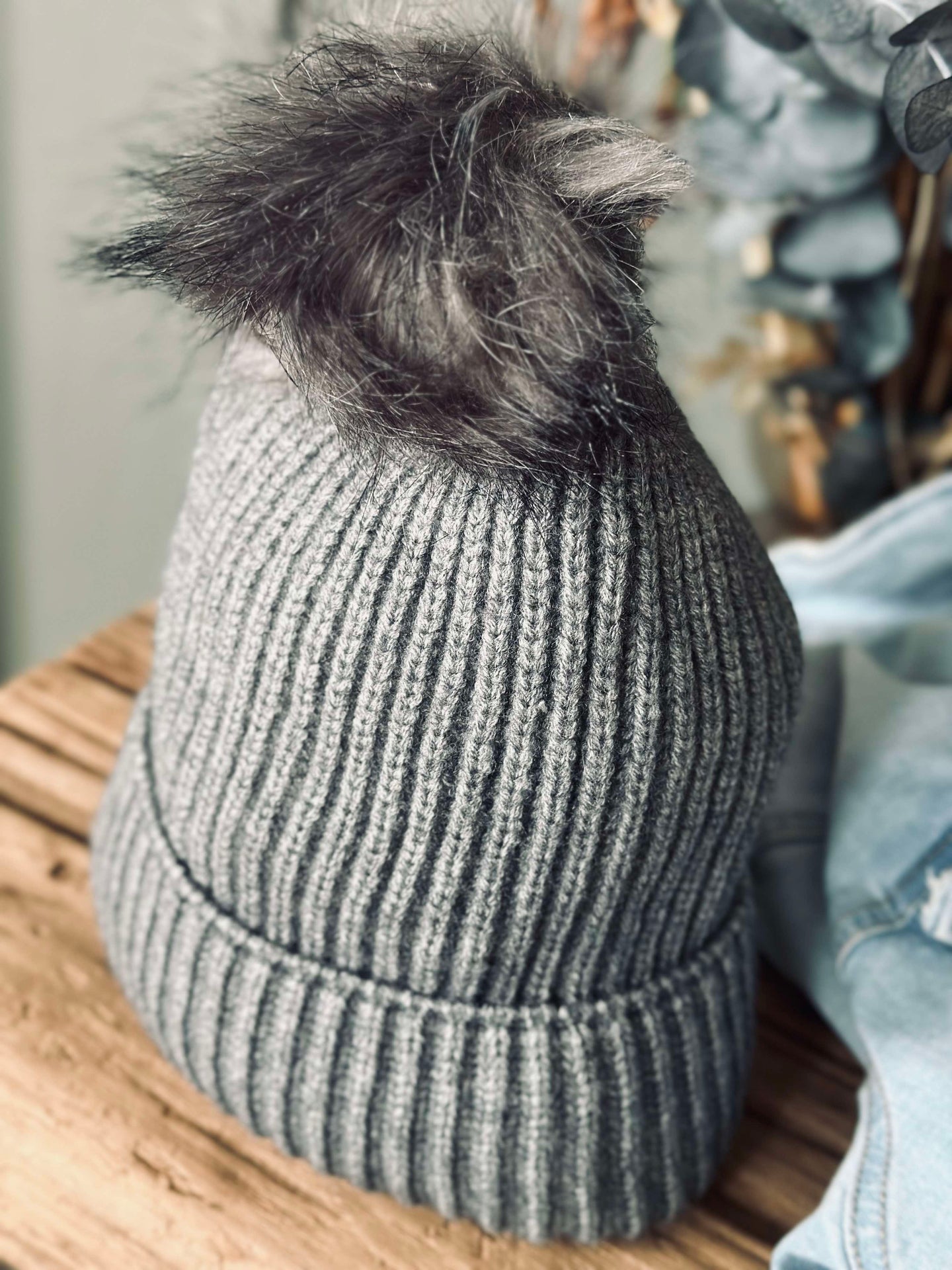Mütze mit Bommel - Grau