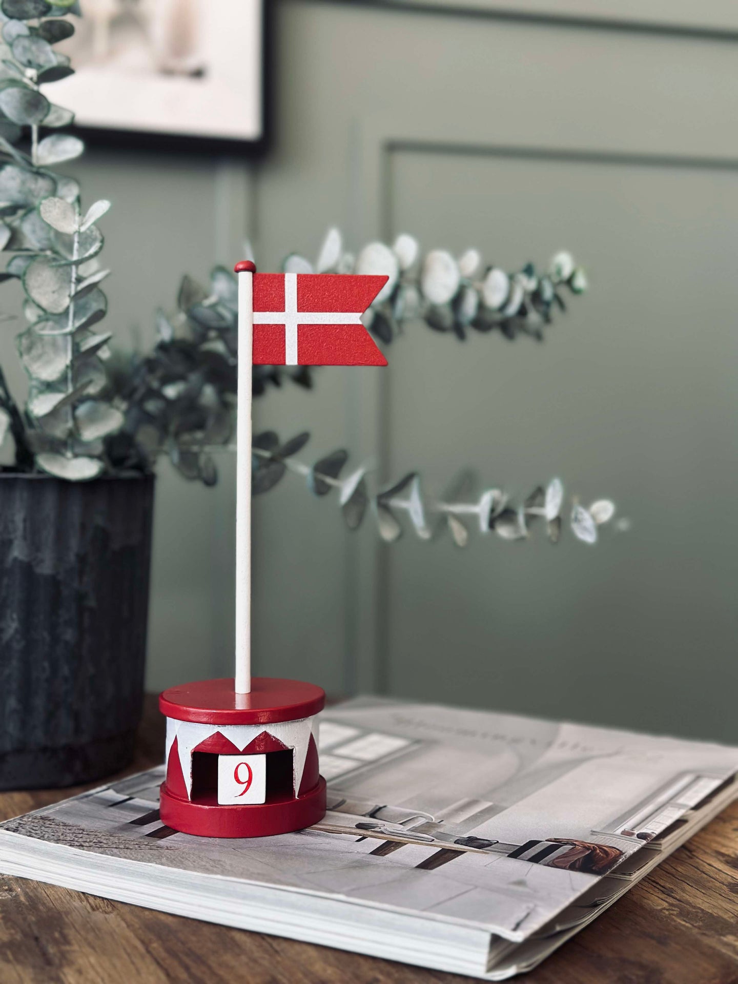 Flagge - handbemaltes Holz