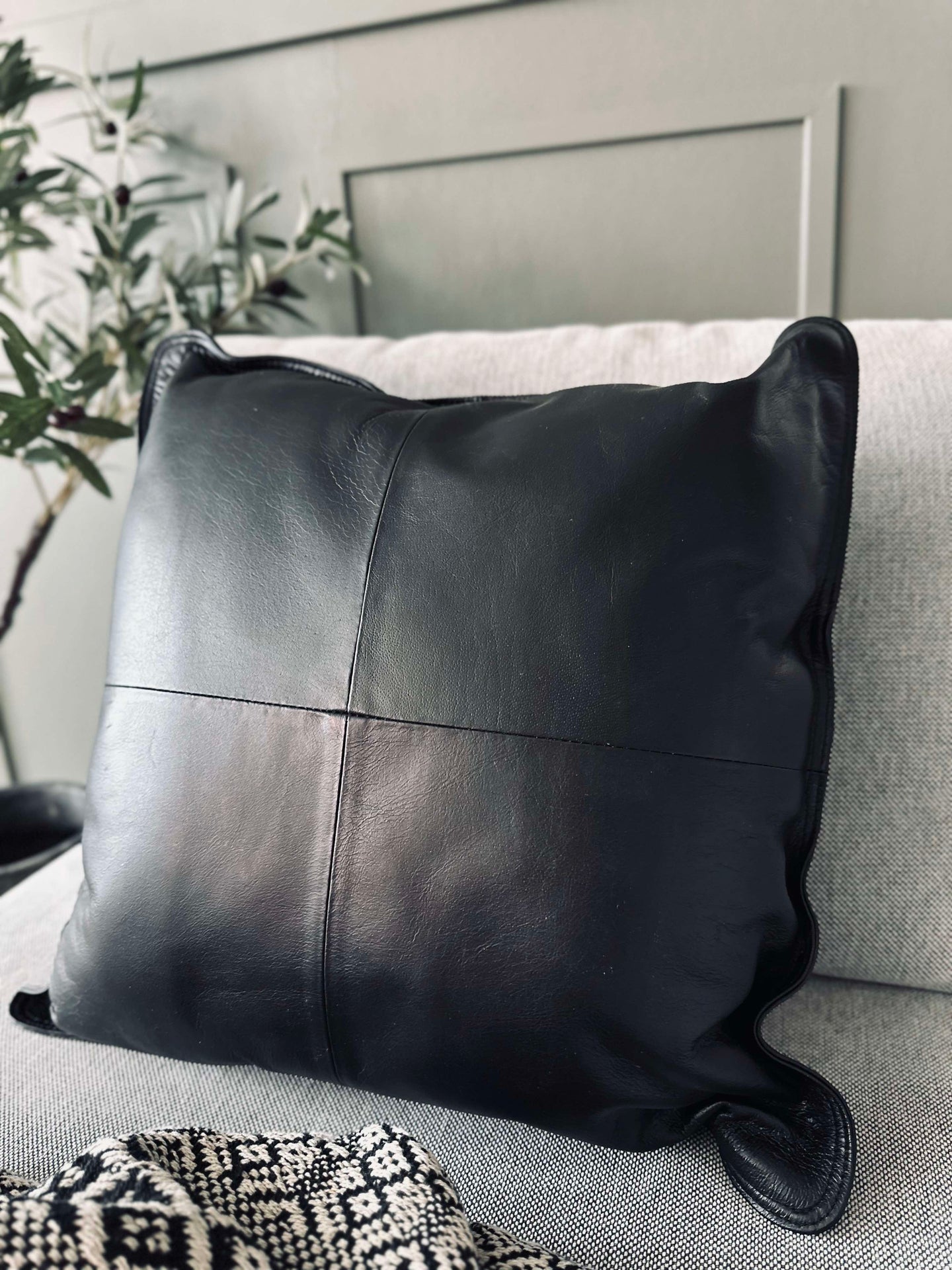 Kissen aus schwarzem Leder – 50x50 cm