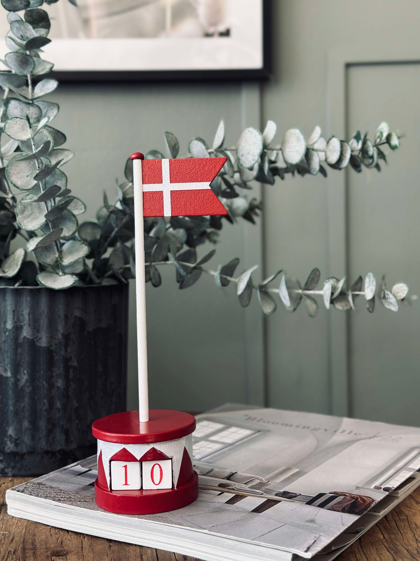 Flagge - handbemaltes Holz