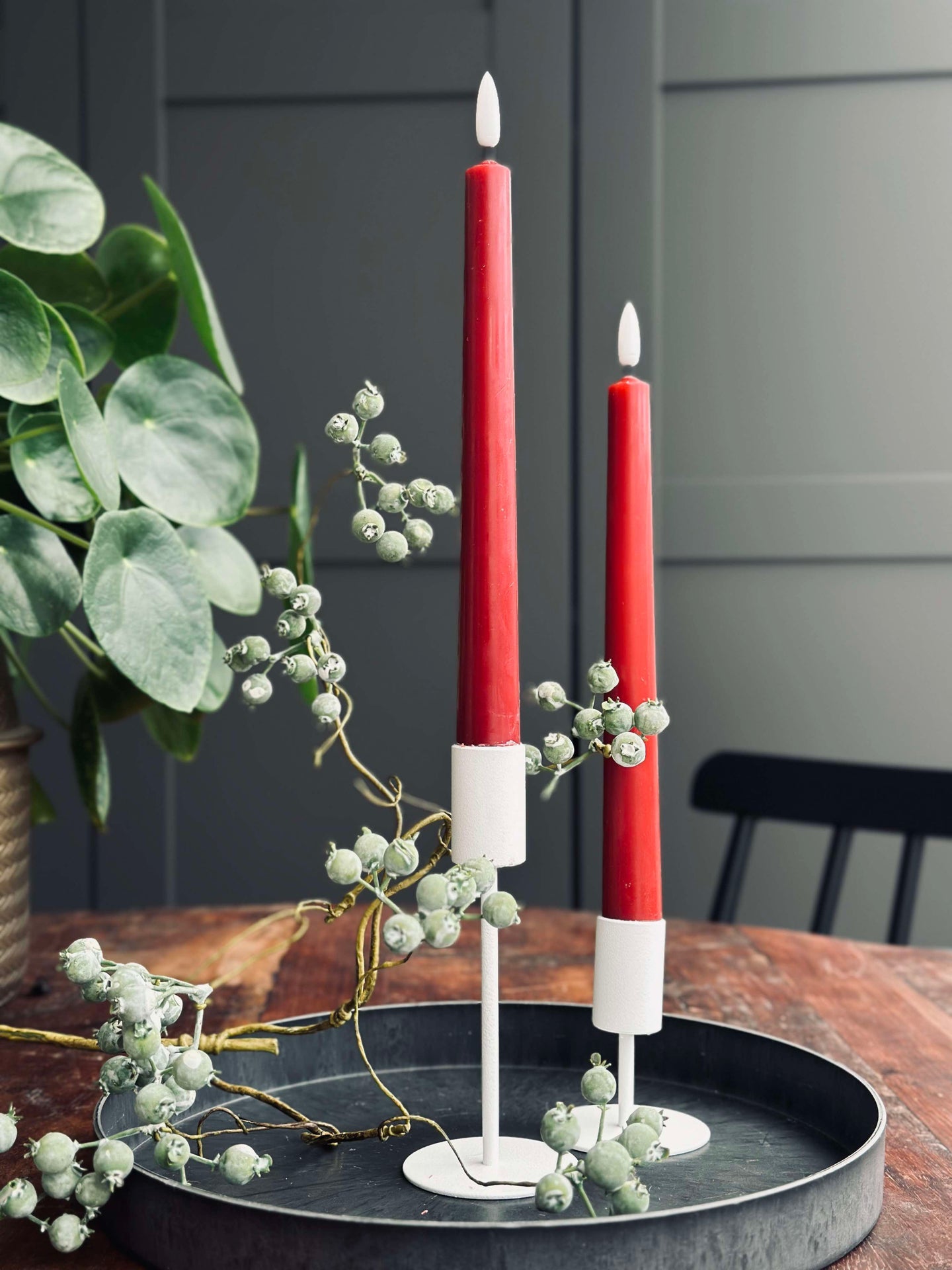 Stabkerzen / Set mit 2 Stück und Fernbedienung – Rot 24 cm