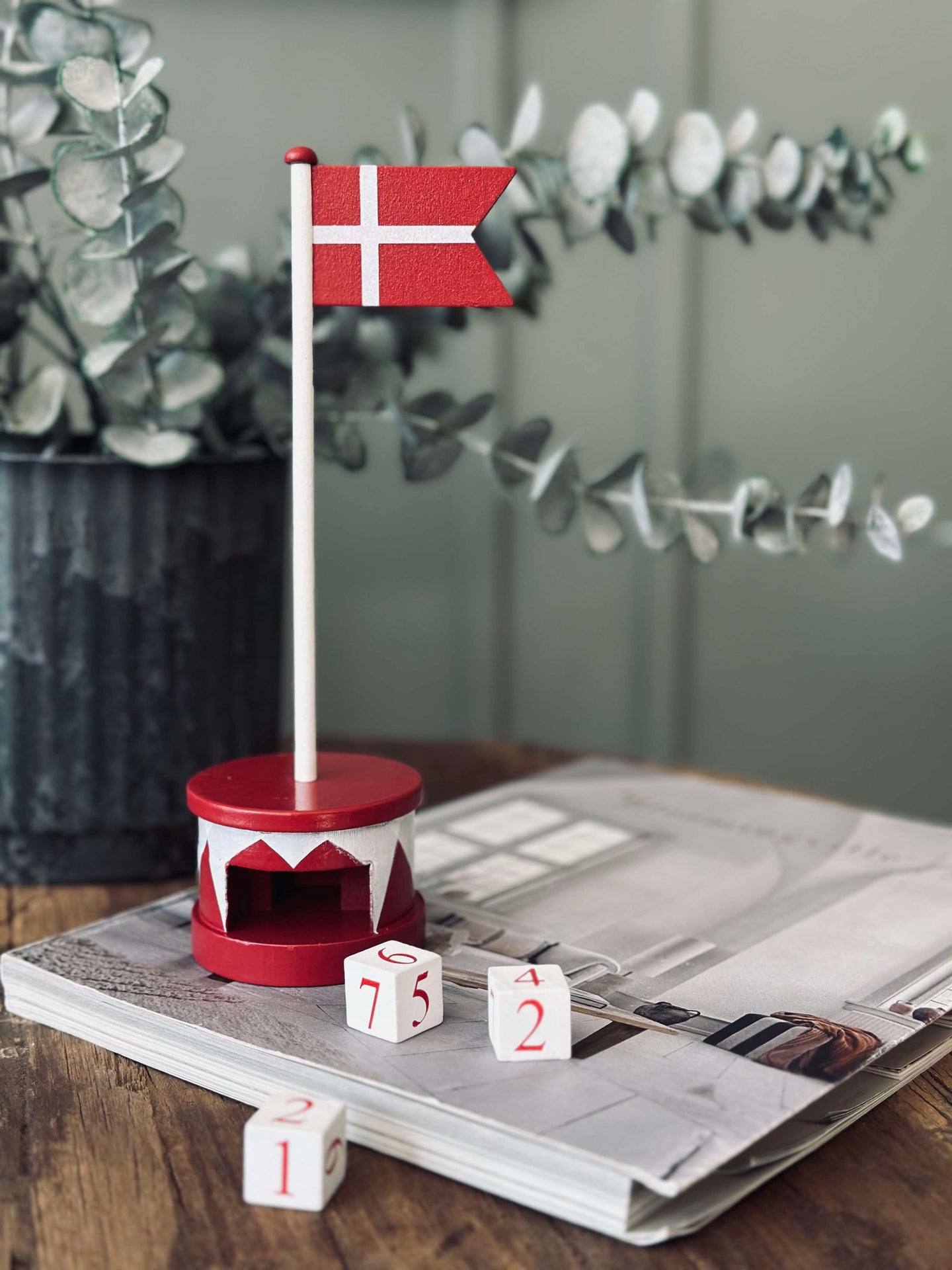 Flagge - handbemaltes Holz