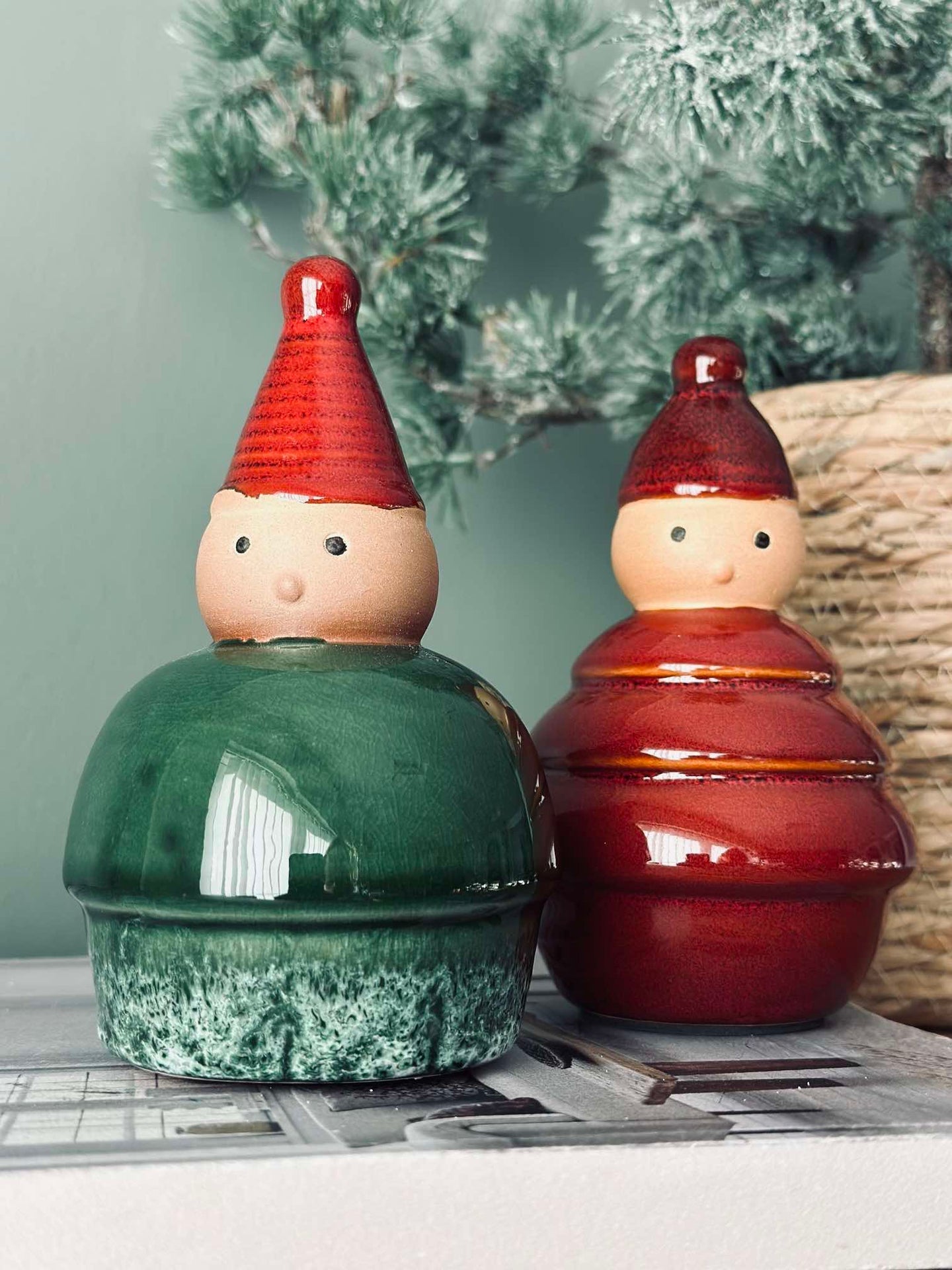 Weihnachtsmann Keramik - Grün