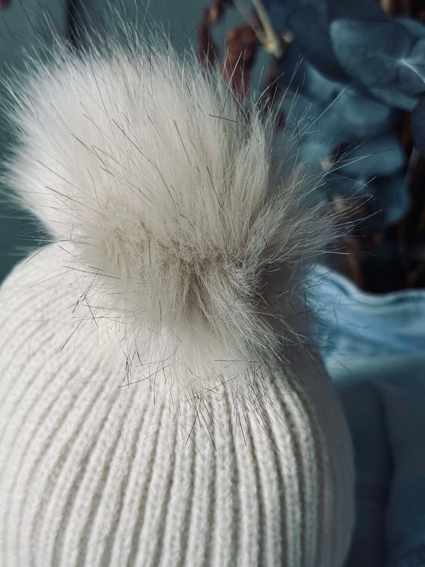 Mütze mit Bommel - Creme
