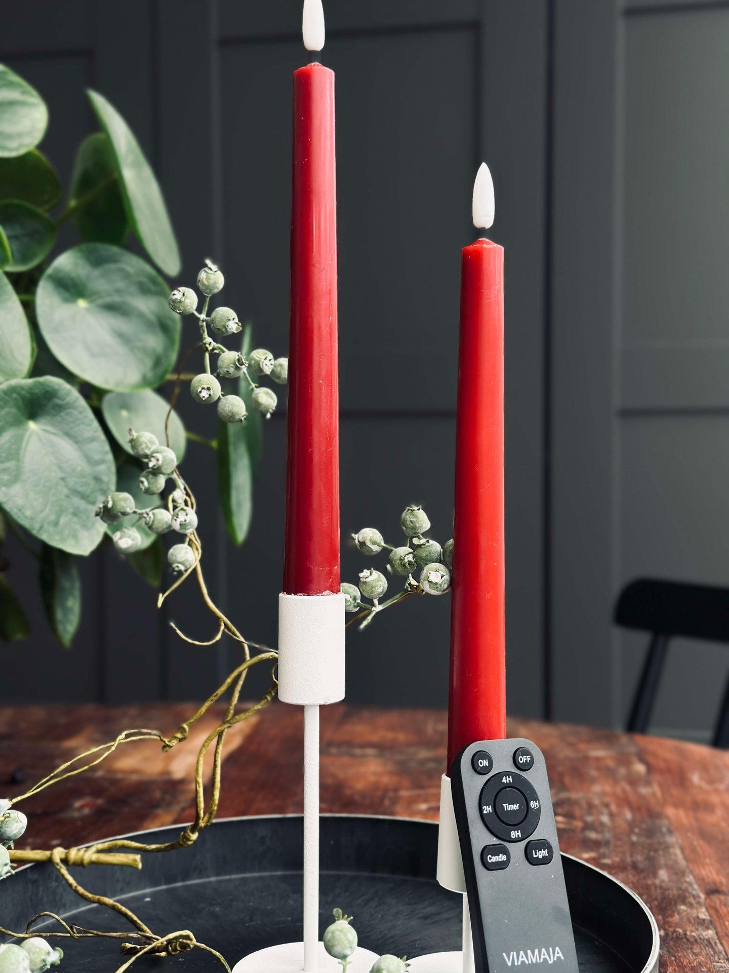 Stabkerzen / Set mit 2 Stück und Fernbedienung – Rot 24 cm