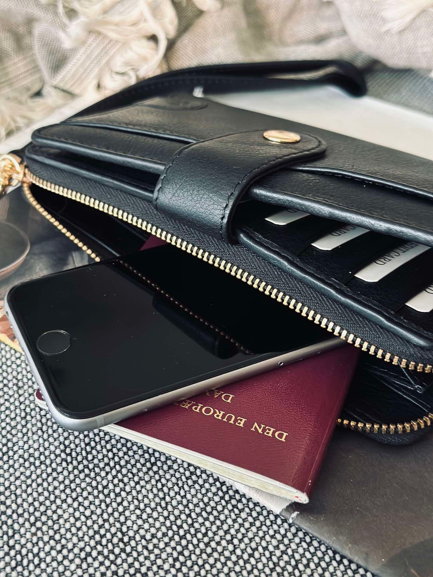 Clutch Posh – Schwarz / Gold