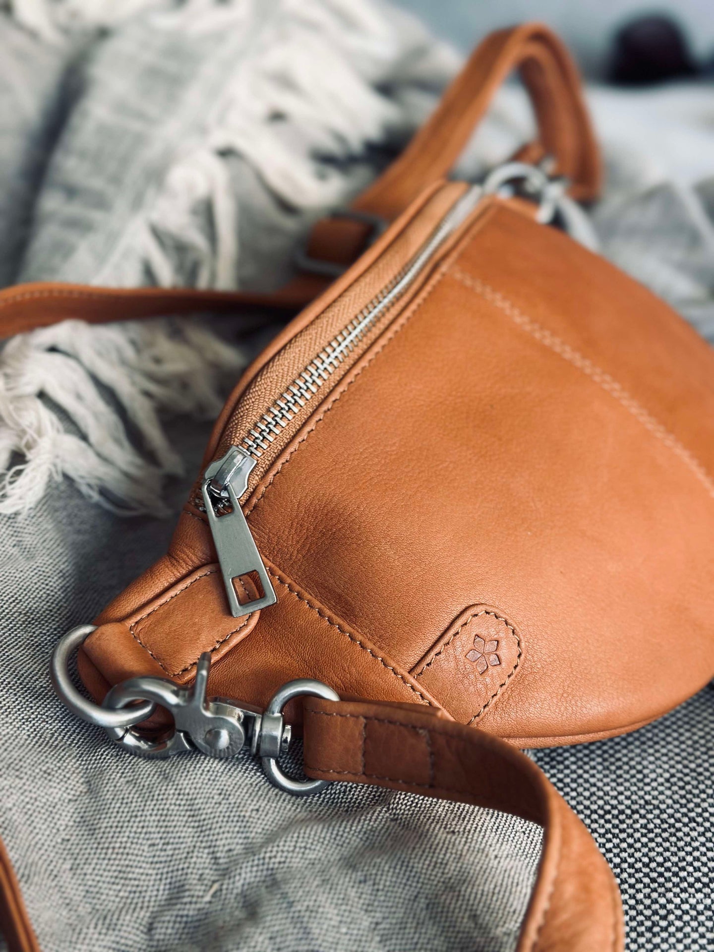 Bauchtasche Molly - Cognac / Silber